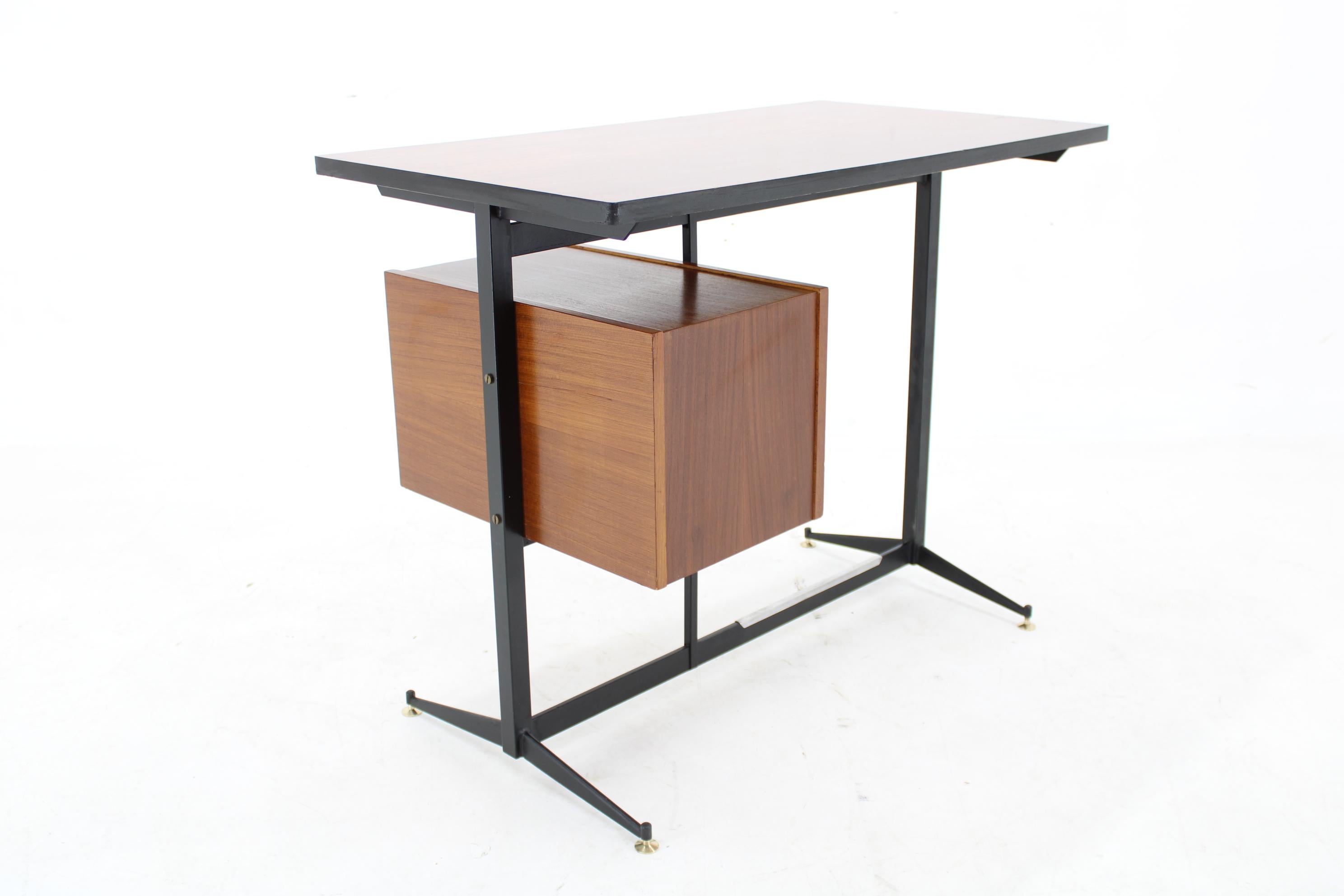 1970s Writing Desk, Italy  For Sale 13