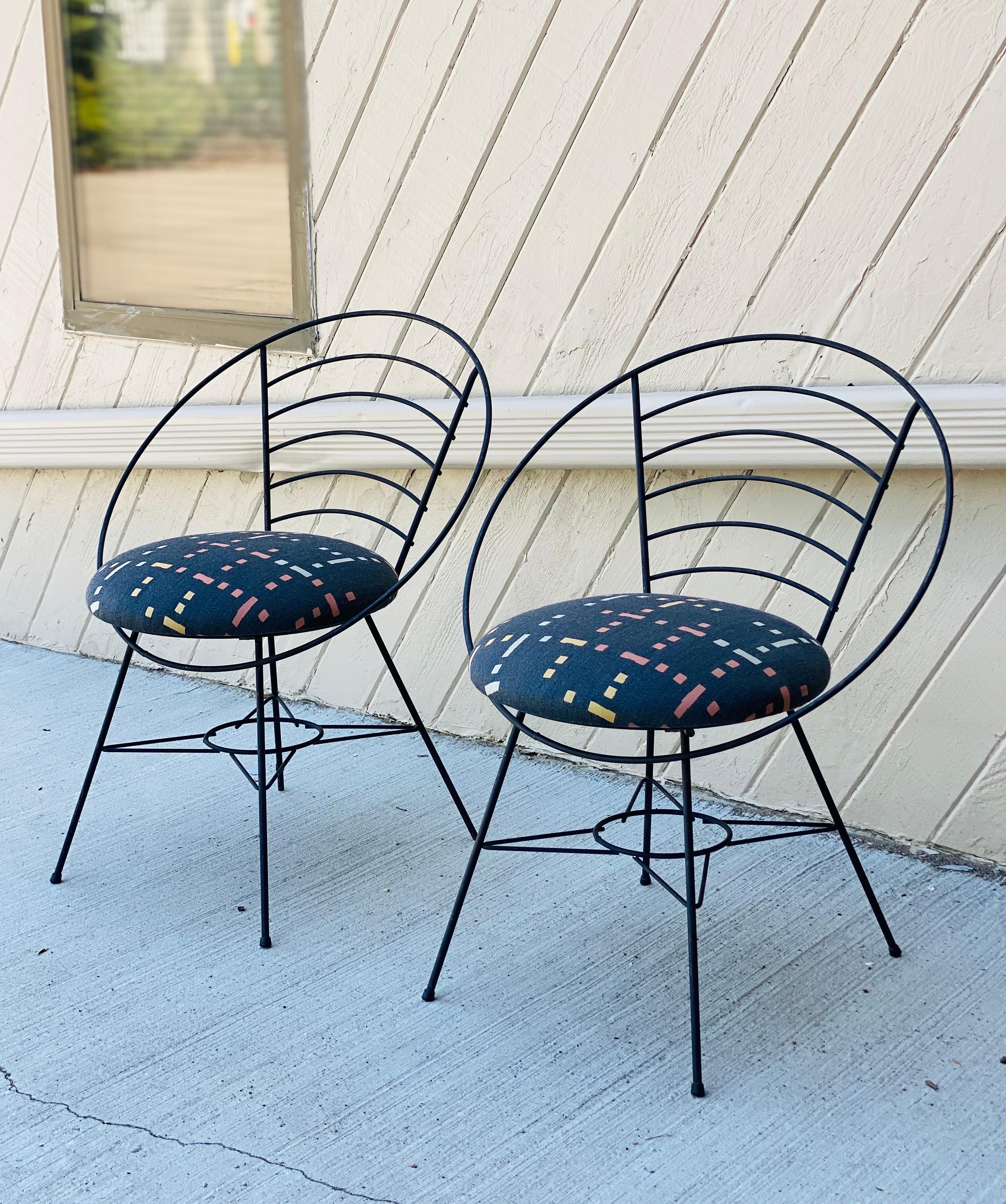 Mid-Century Modern 1970s Wrought Black Iron Atomic Hoop Chairs, a Pair For Sale