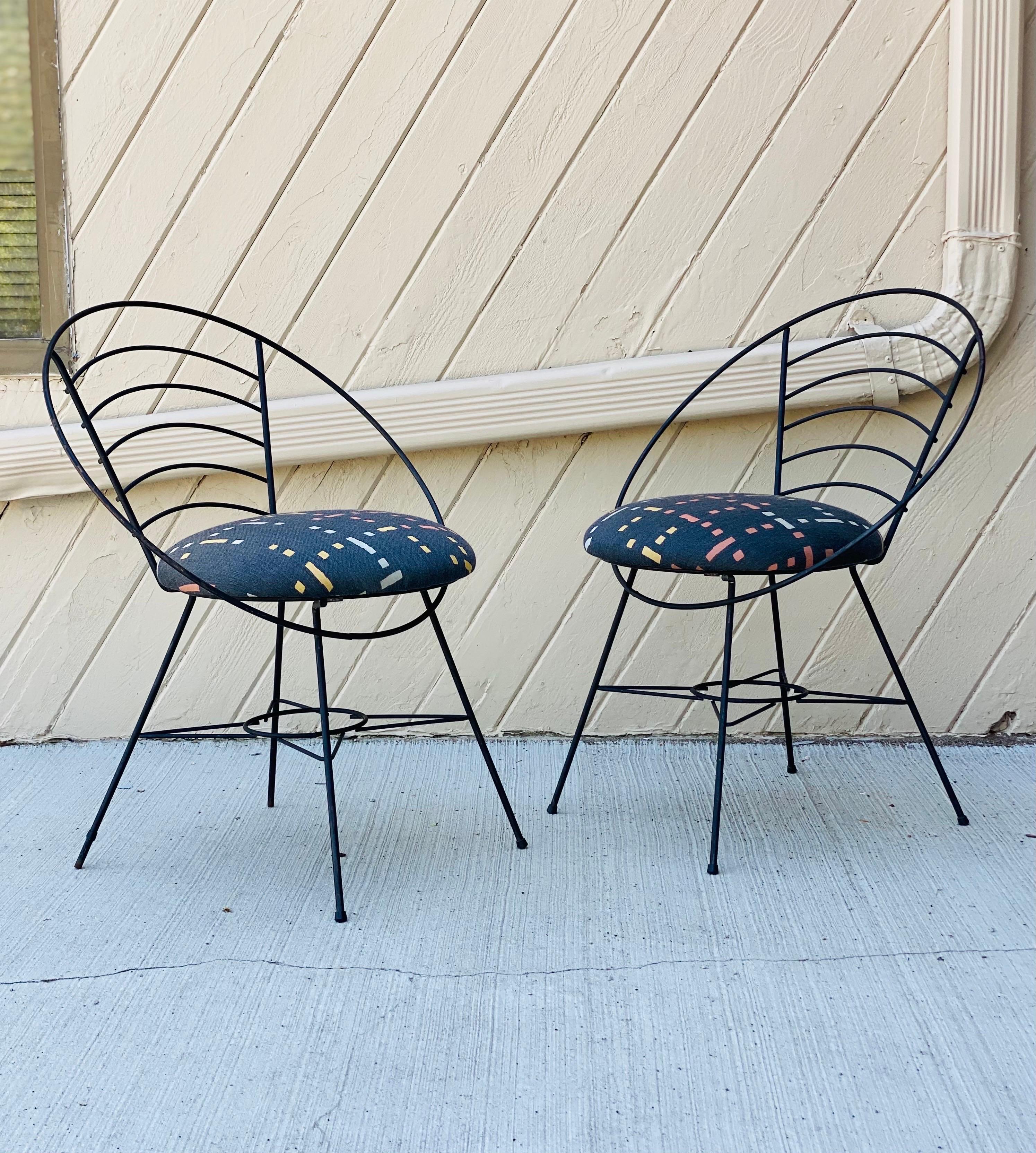 Late 20th Century 1970s Wrought Black Iron Atomic Hoop Chairs, a Pair For Sale