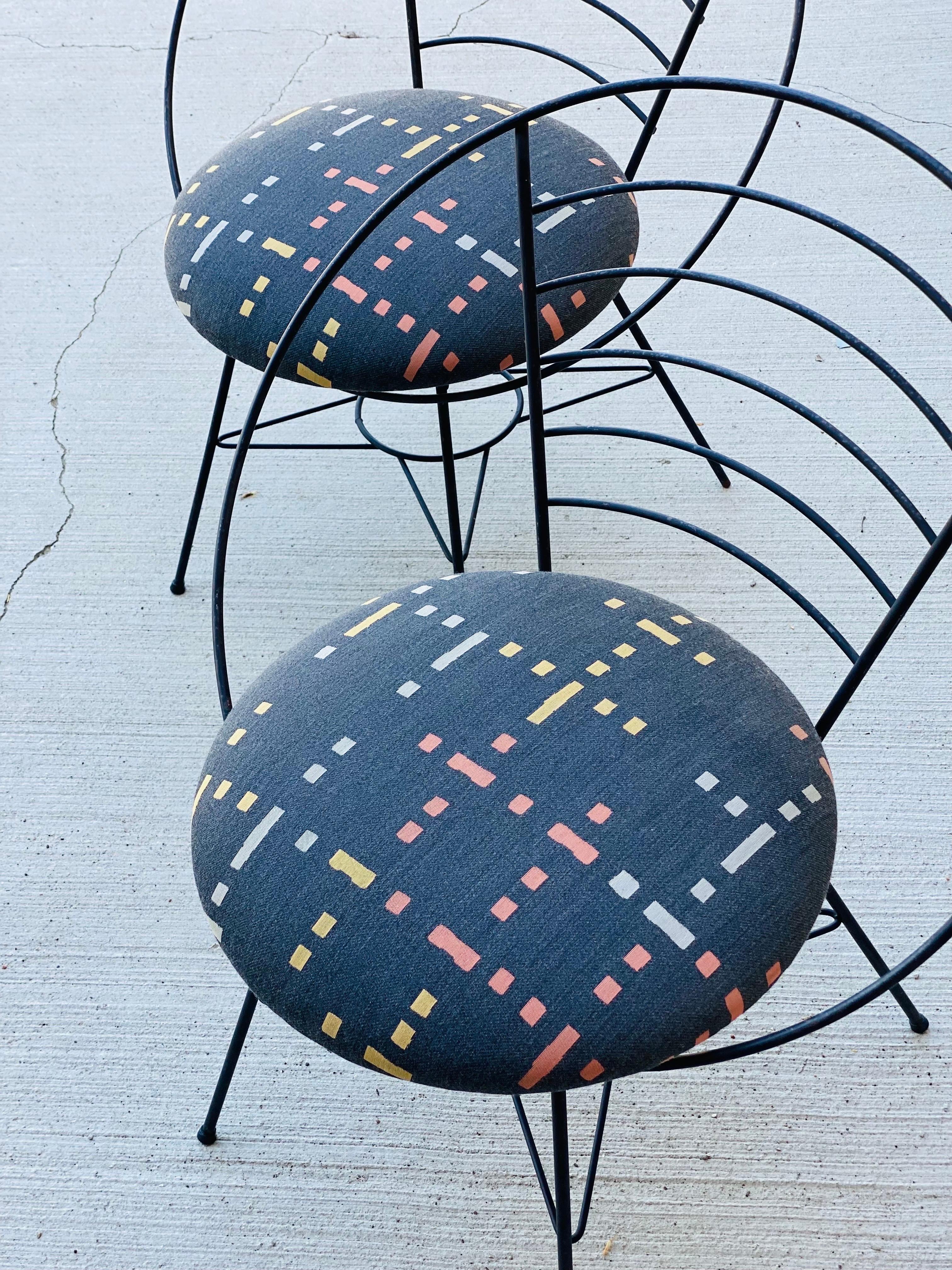 1970s Wrought Black Iron Atomic Hoop Chairs, a Pair For Sale 2