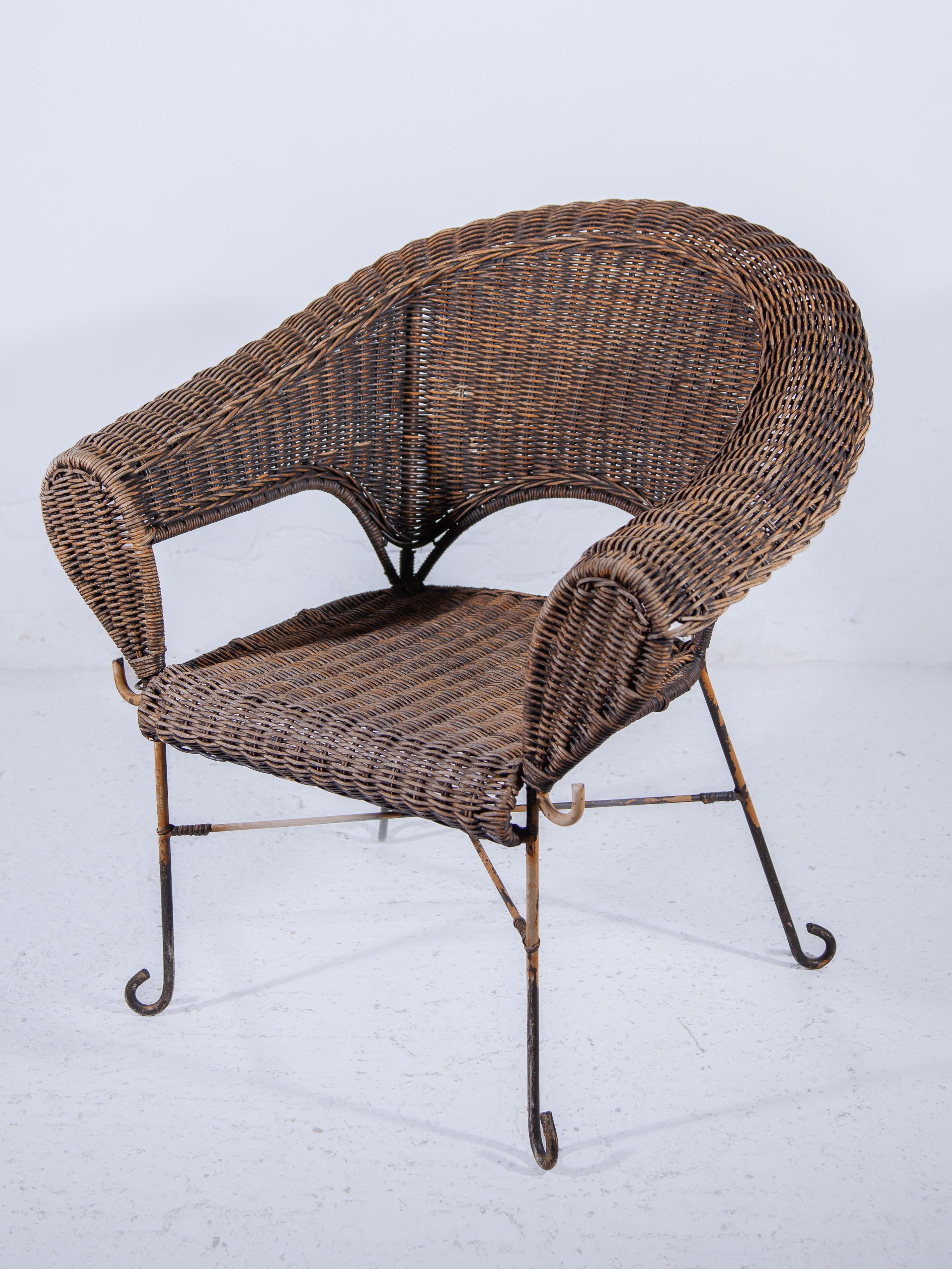 Rattan Sedia Wicker Works in ferro battuto degli anni '70 in vendita