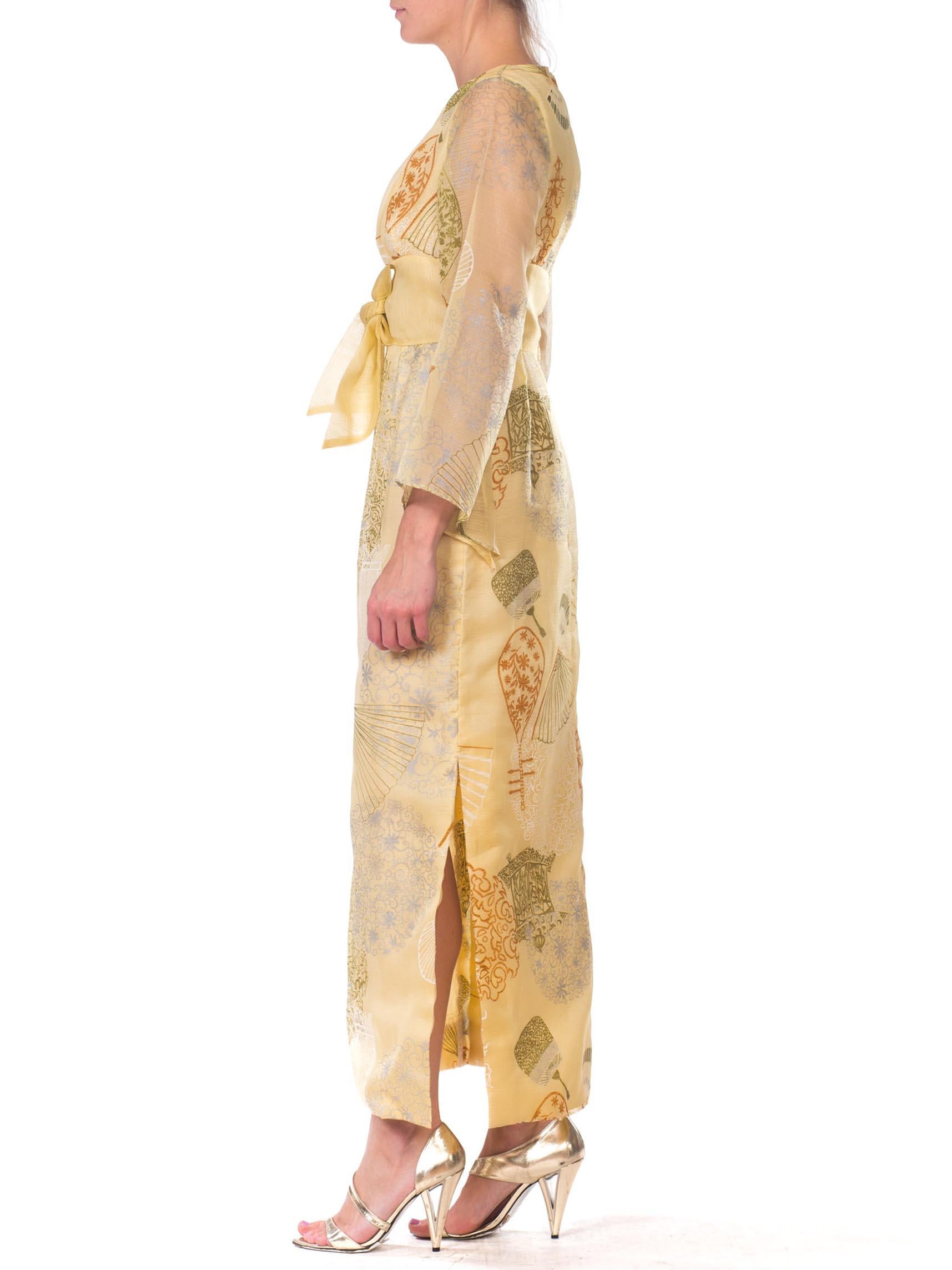 1970S ALFRED SHAHEEN Yellow Asian Fan Printed Hawaiian Dress In Excellent Condition In New York, NY