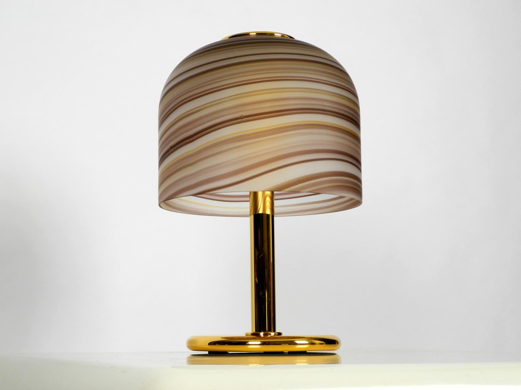 1970s XL Italian Table Lamp Made of Brass with Large Striped Murano Glass Shade In Good Condition In München, DE