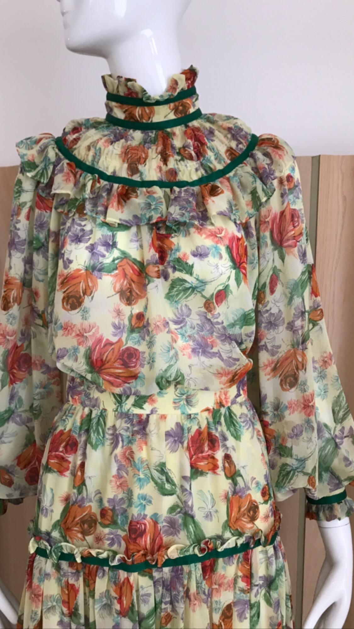Women's  1970s Yellow and Green Floral Print Blouse and Skirt Set 