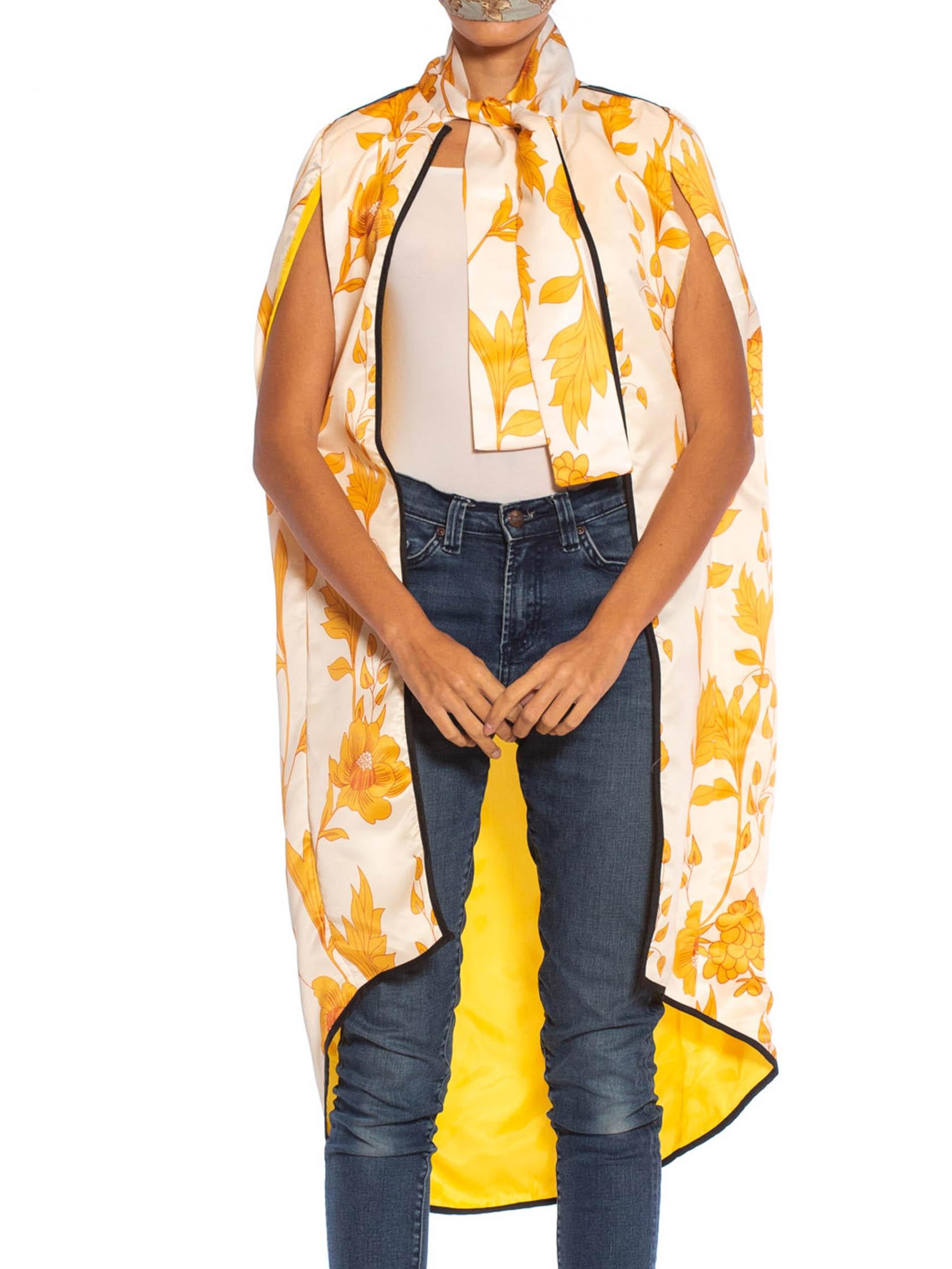 1970S Yellow Floral Polyester Satin Summer Beach Cape In Excellent Condition In New York, NY