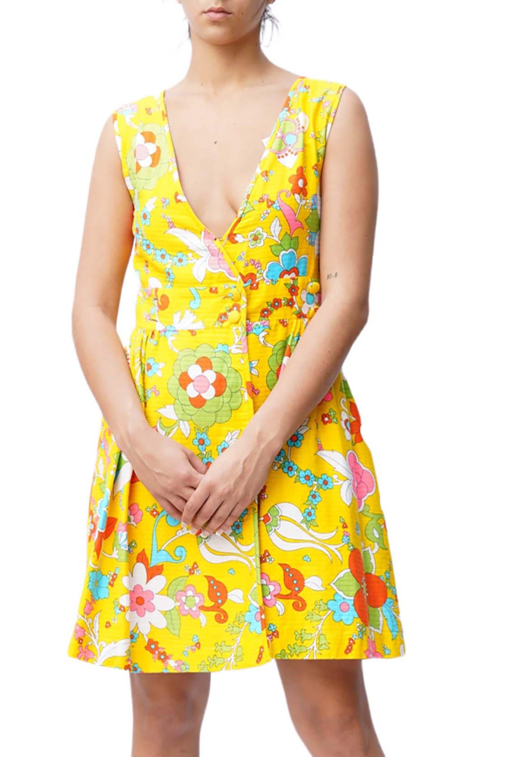 1970S Yellow Floral Print Wrap Dress For Sale 2