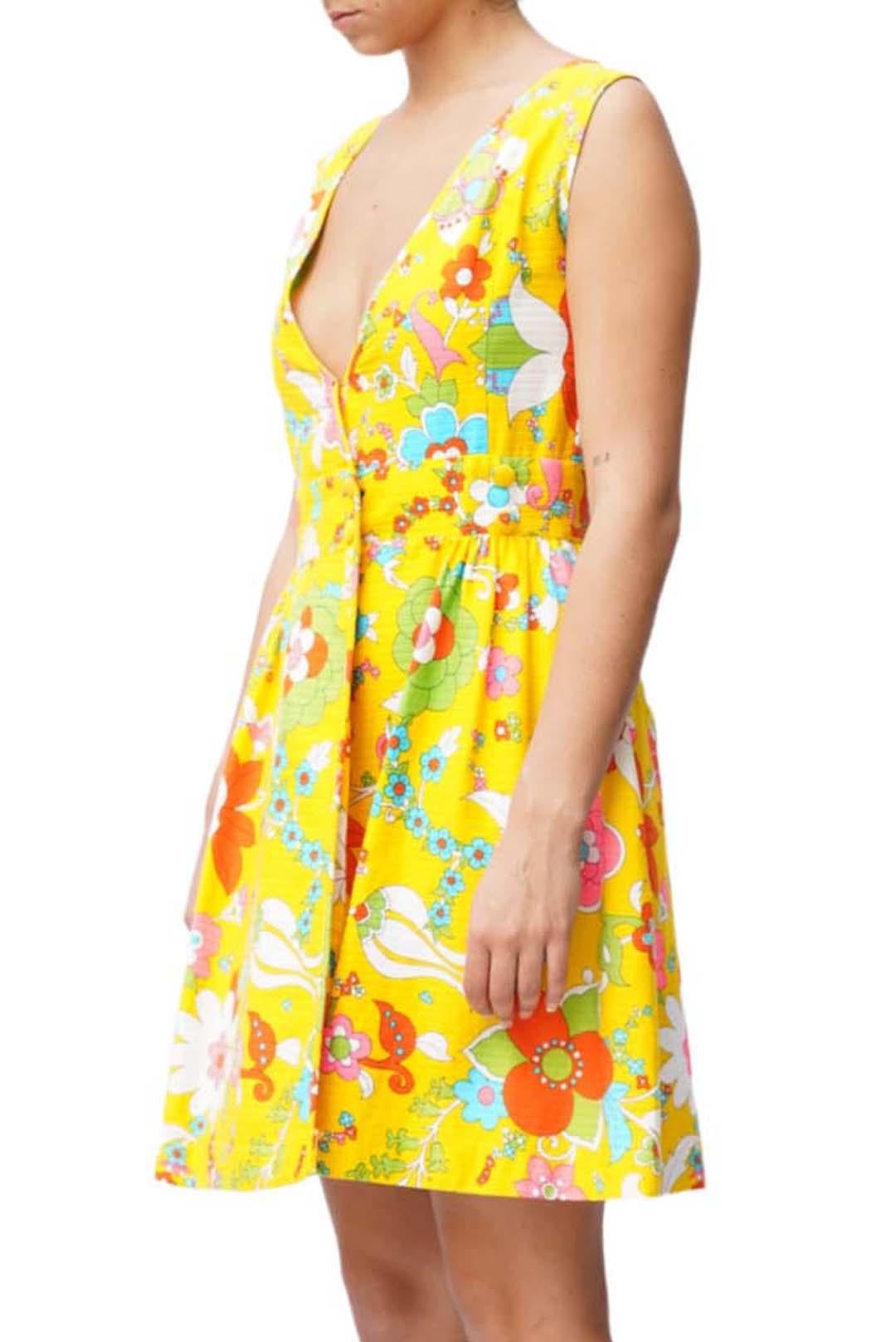 1970S Yellow Floral Print Wrap Dress For Sale 4