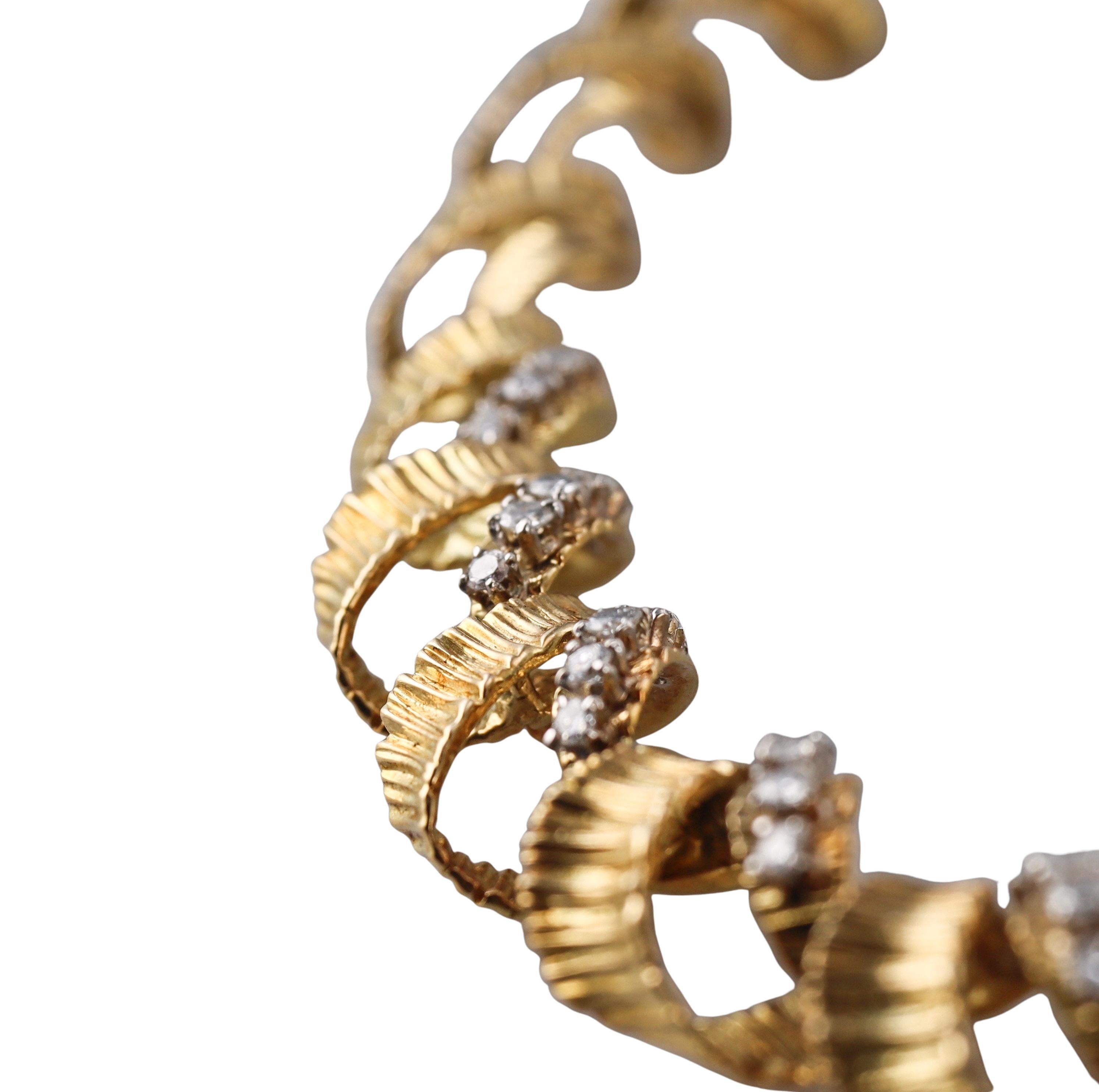 Collier en or jaune à motif torsadé et diamants des années 1970 en vente 1