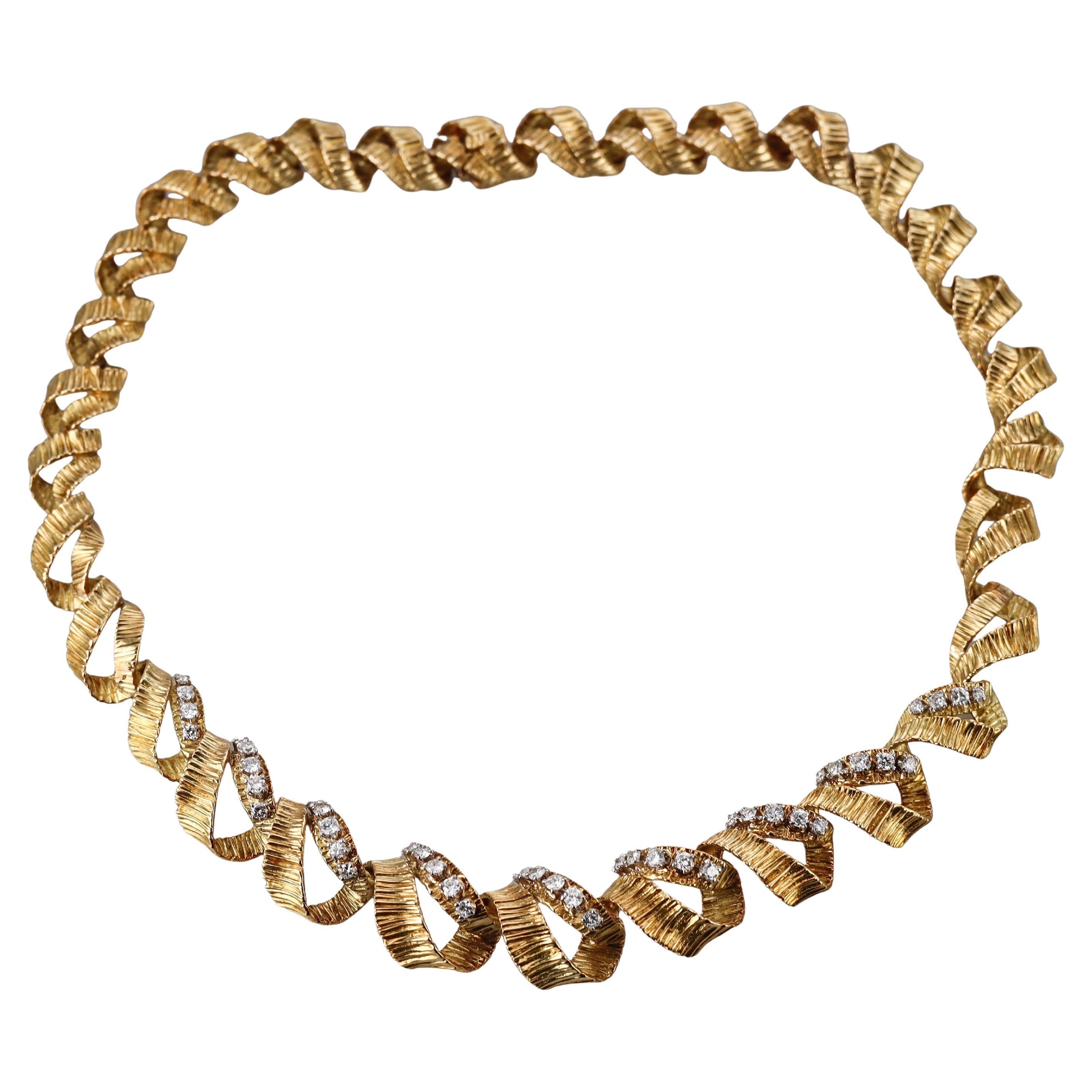 1970er Gelbgold Diamant-Drehmotiv-Halskette