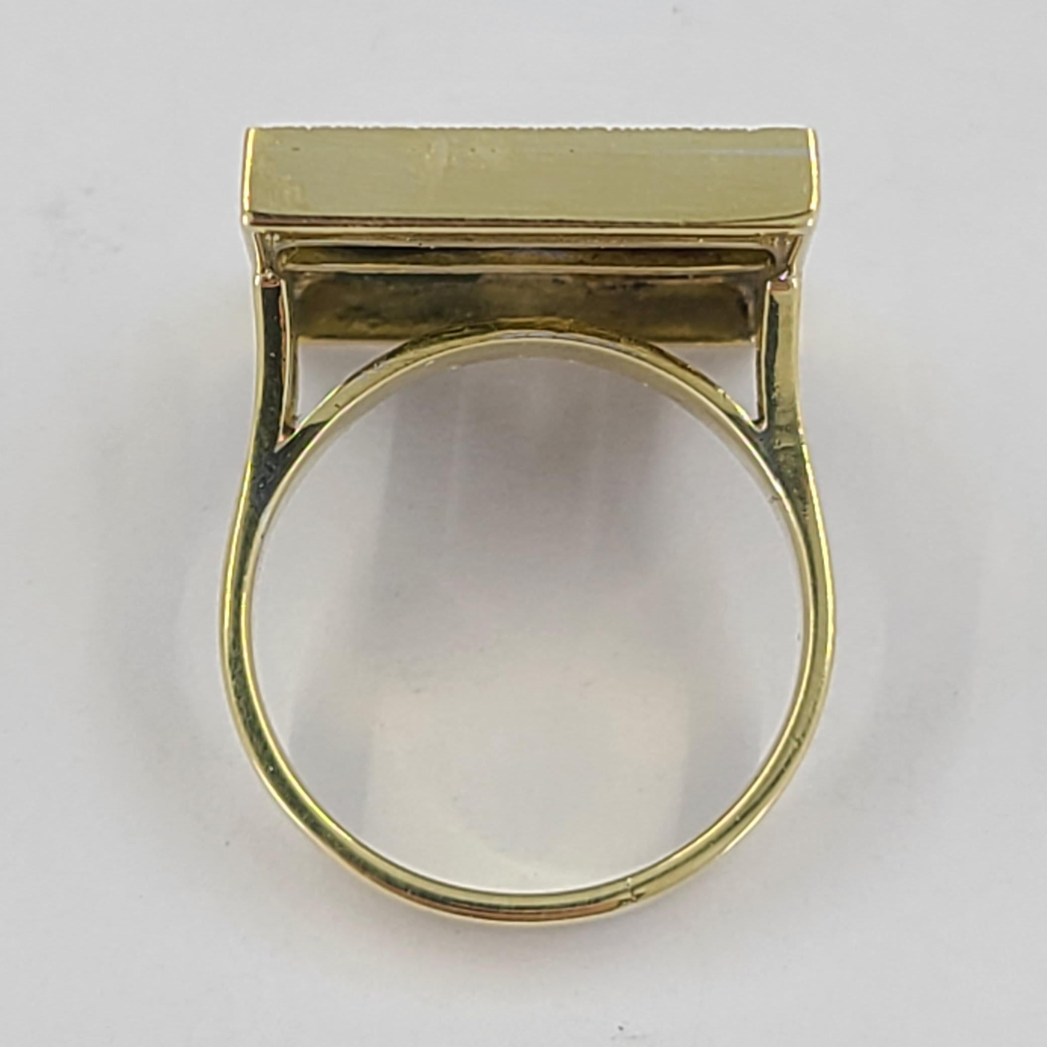 1970s Yellow Gold Tiger Eye, Malachite, and Diamond Cocktail Ring In Good Condition In Coral Gables, FL