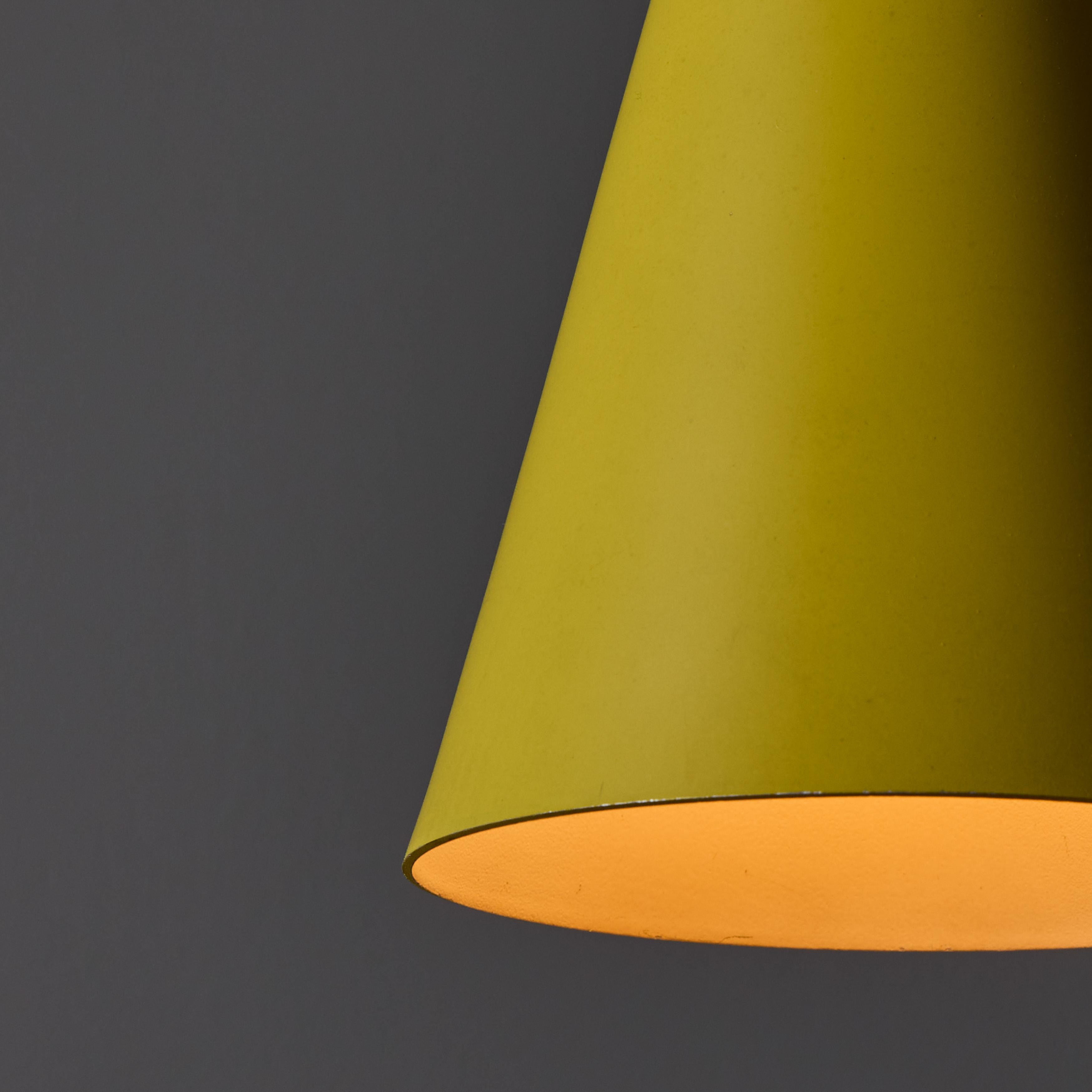 Lampada a sospensione Diabolo in metallo giallo degli anni '70 attribuita a Stilnovo In condizioni buone in vendita a Glendale, CA