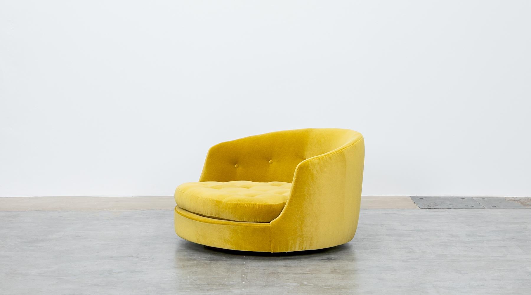1970s Yellow New Upholstery Pair of Swivel Lounge Chair by Milo Baughman 3
