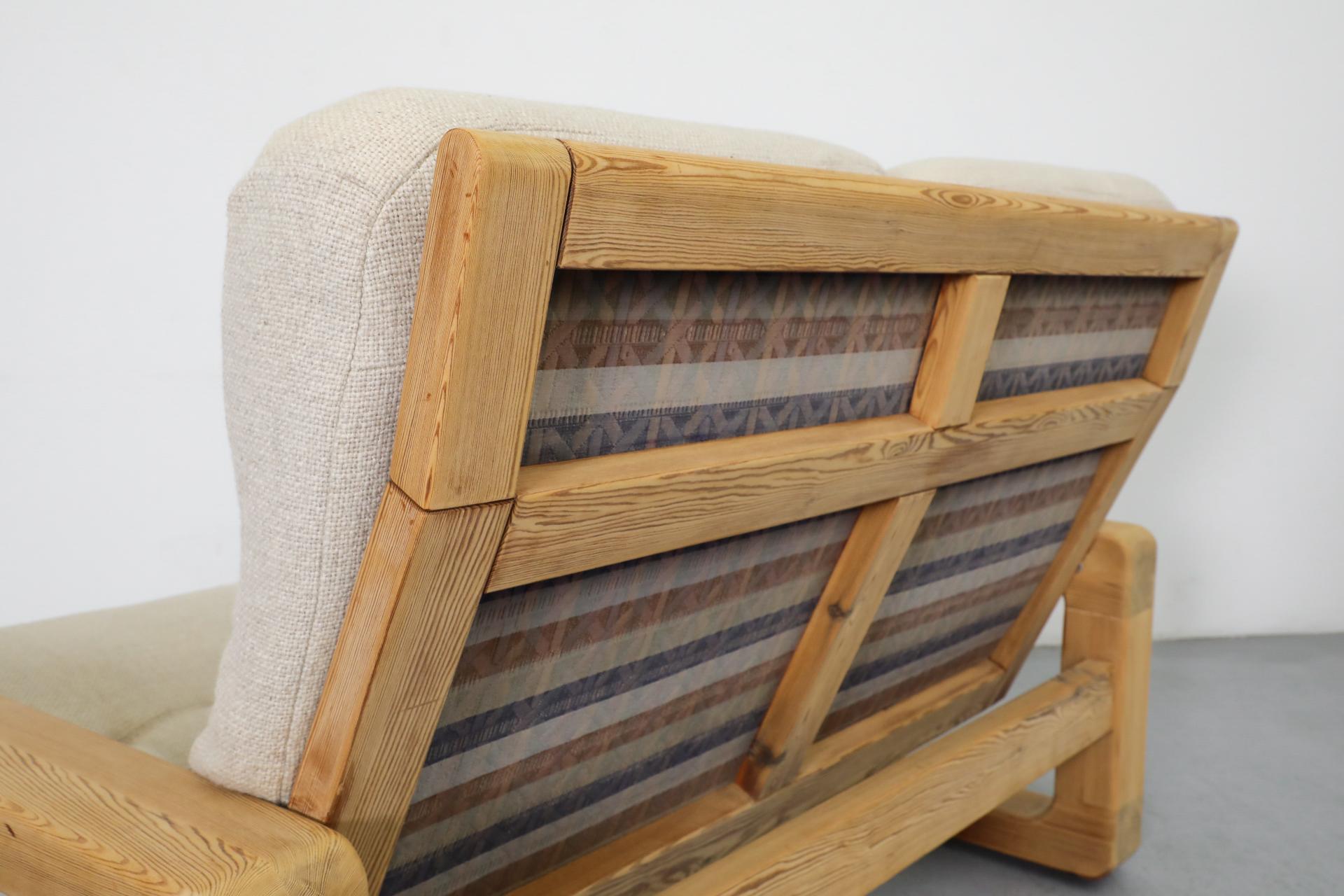 Sofá reclinable de pino gordo estilo Yngve Ekstrom de los años 70 con tapicería blanca en venta 3