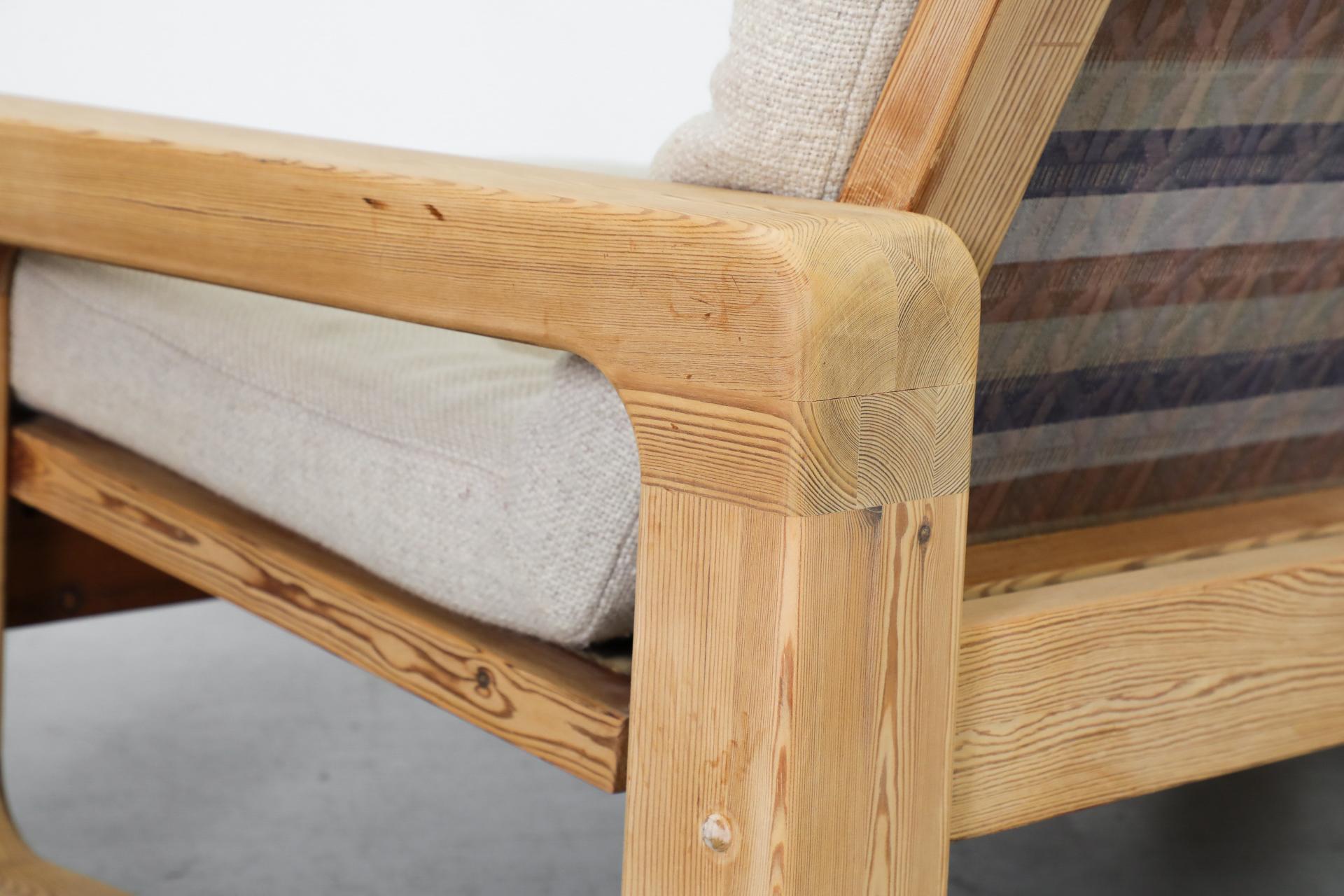 Sofá reclinable de pino gordo estilo Yngve Ekstrom de los años 70 con tapicería blanca en venta 4