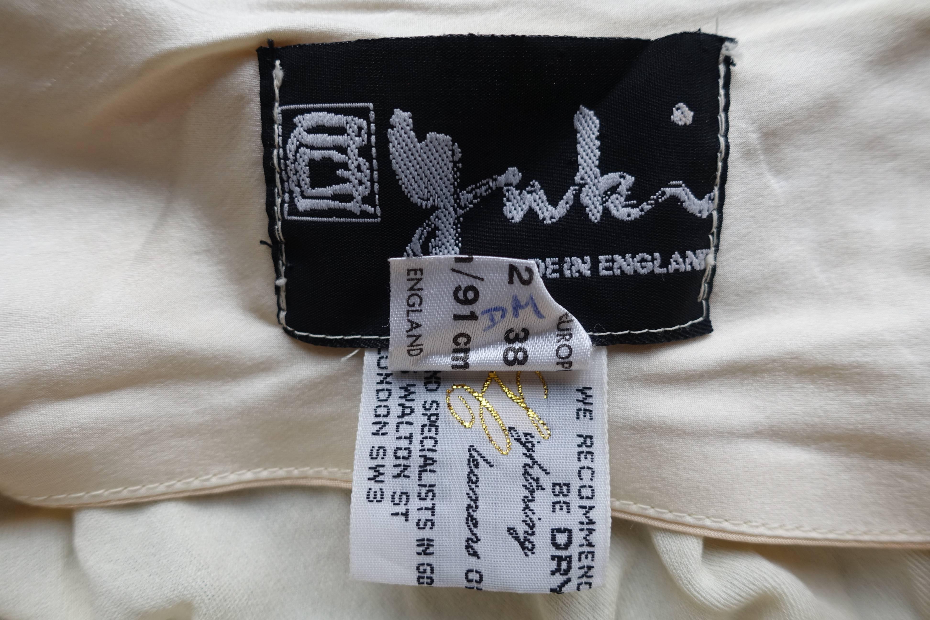 1970 - Yuki Couture - Robe en jersey de soie crème  Pour femmes en vente