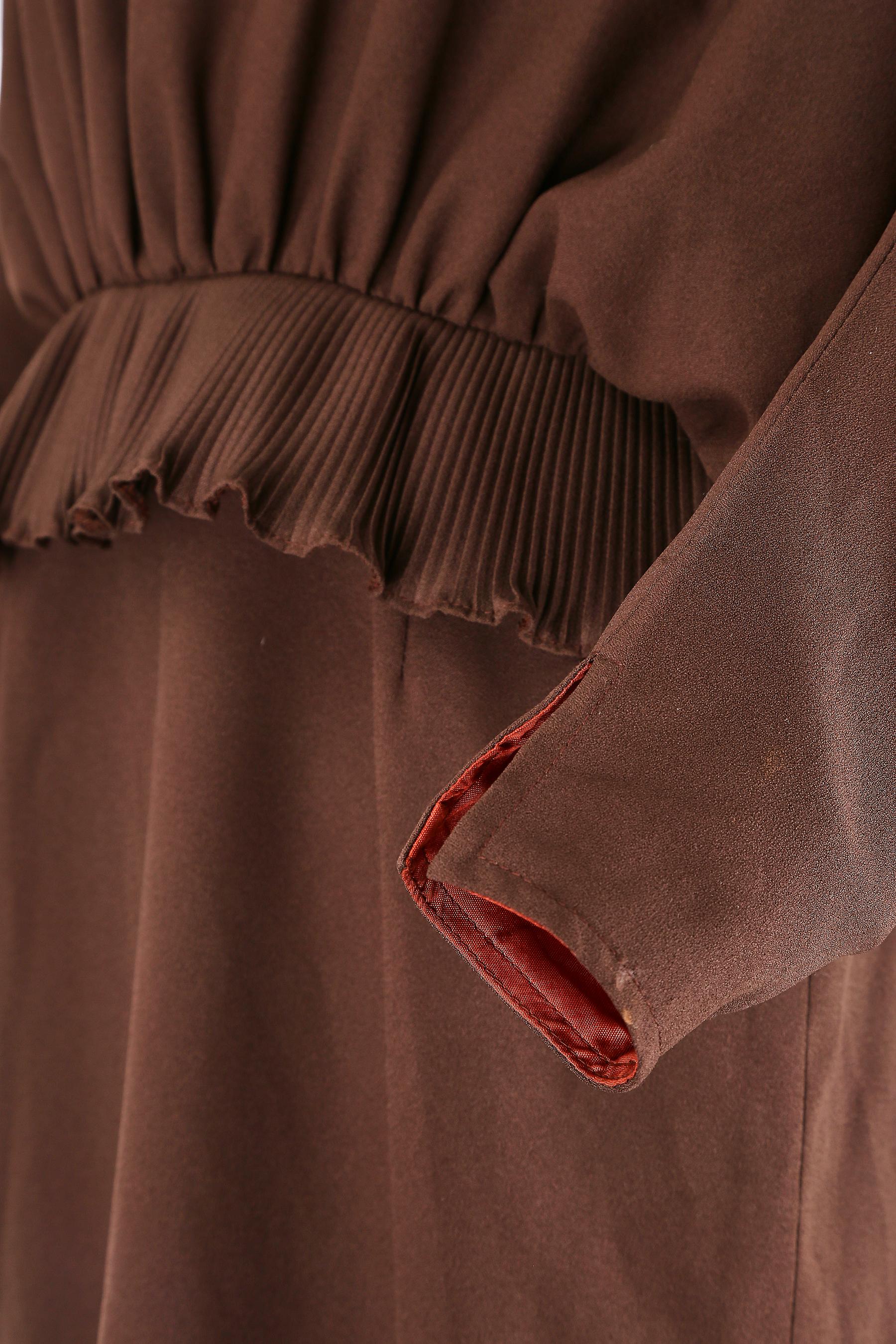 Yuki pour Rembrandt - Robe en jersey marron à manches bouffantes, années 1970 Excellent état - En vente à London, GB