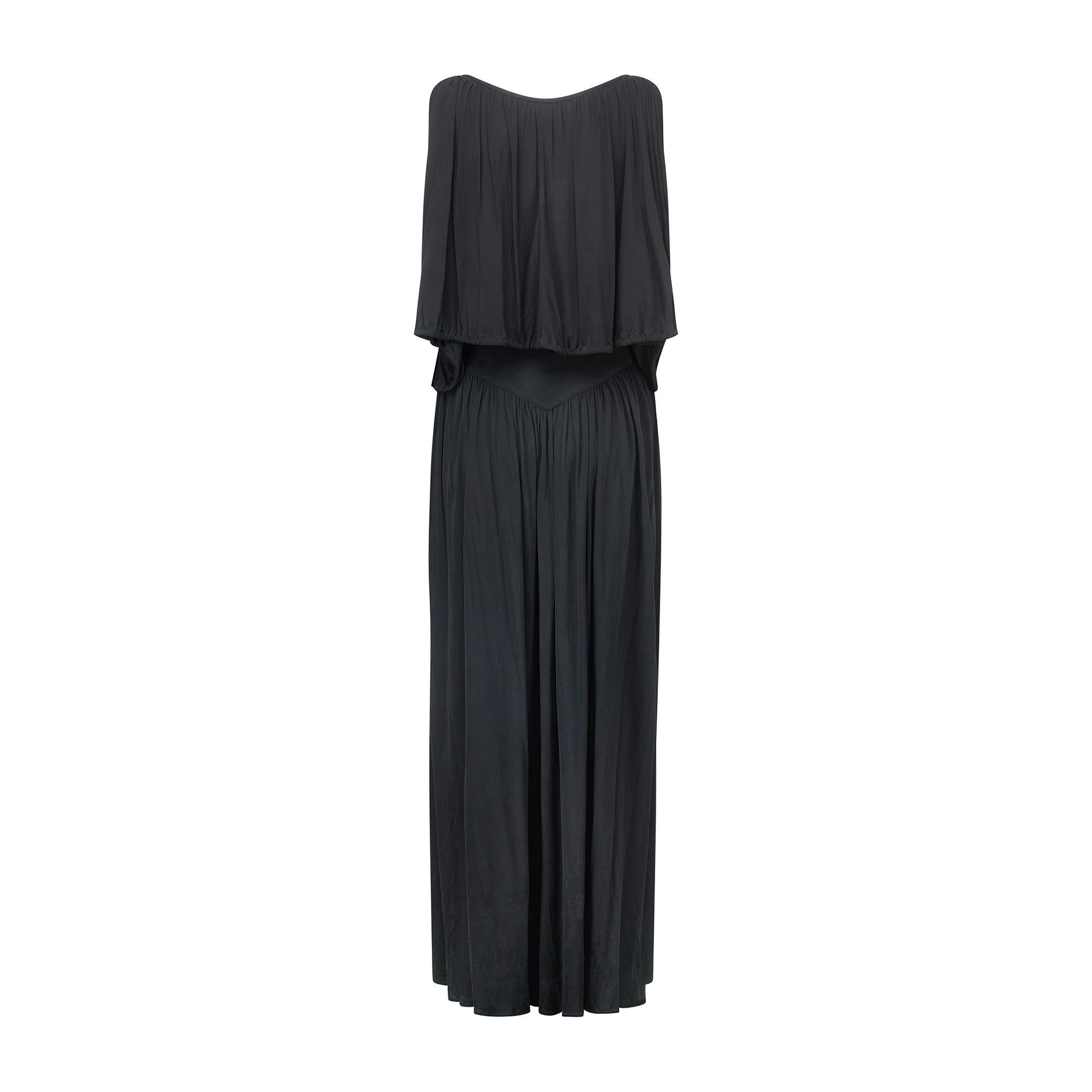 Donna Tuta anni '70 Yuki Gnyuki Torimaru in seta nera con top a pipistrello e maxi gonna in vendita