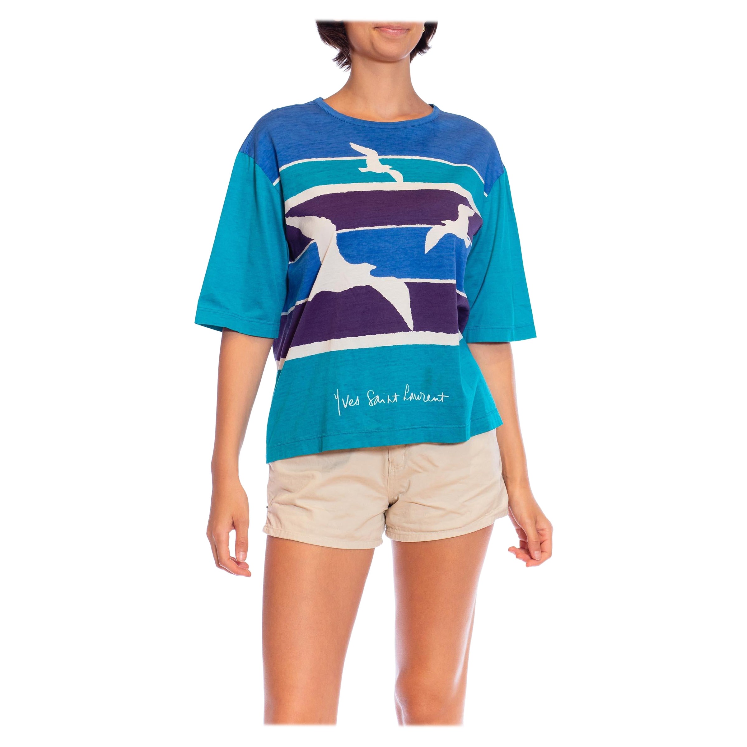 YVES SAINT LAURENT - T-shirt rare en jersey de coton bleu et sarcelle imprimé rivage, années 1970 en vente