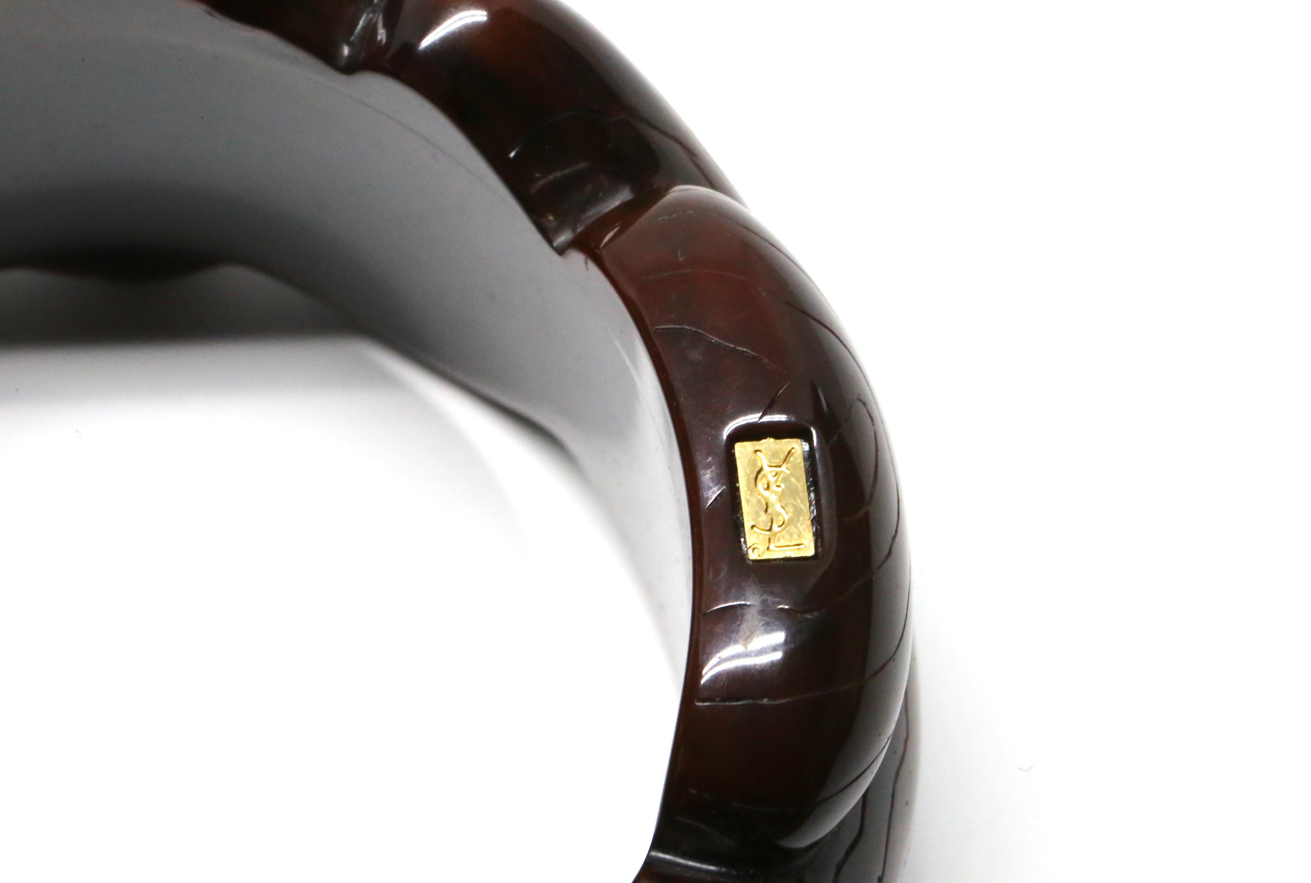1970's YVES SAINT LAURENT brown wood grain resin bangle bracelet For Sale 2