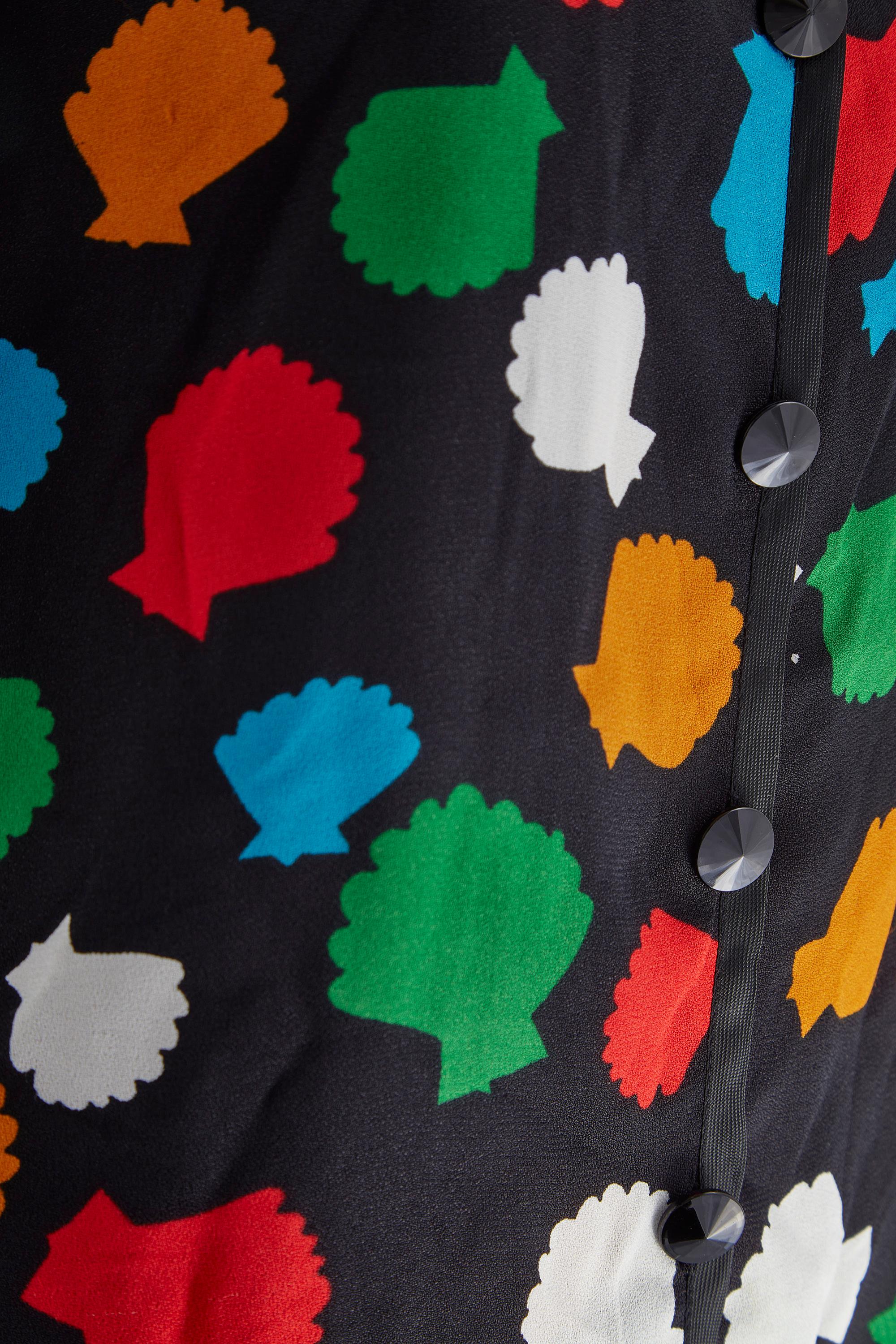 De las mujeres Chaqueta de seda con estampado de conchas documentada Yves Saint Laurent de 1979 en venta