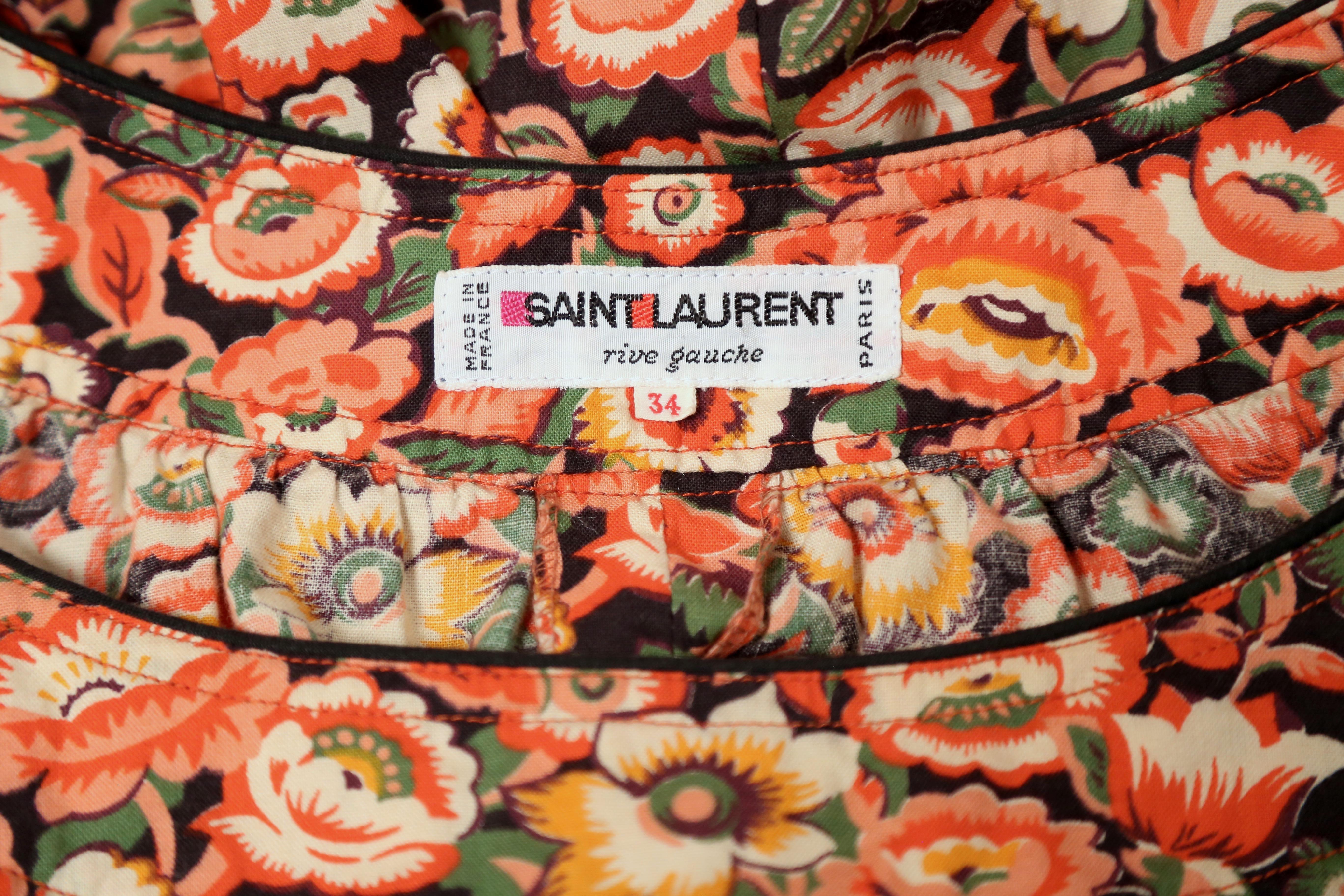 1970's YVES SAINT LAURENT floral printed cotton peasant top In Good Condition For Sale In San Fransisco, CA