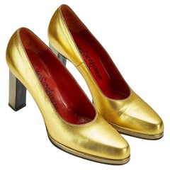 1970er Jahre Yves Saint Laurent Gold Blockabsatz