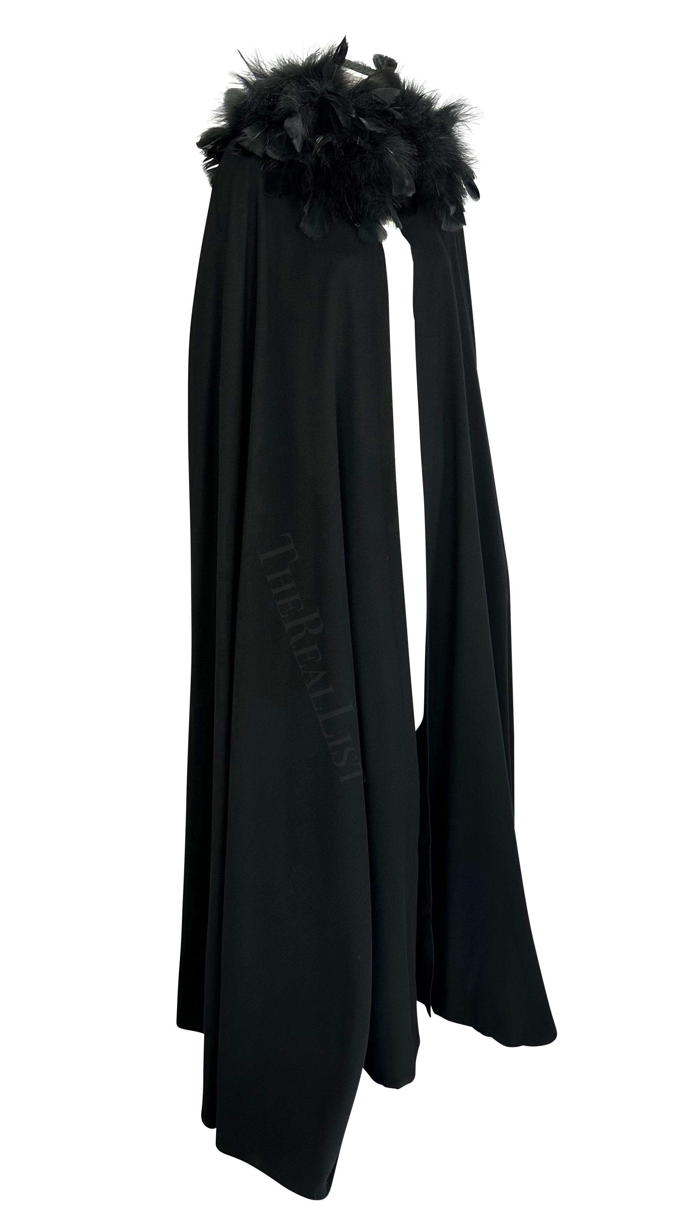 Yves Saint Laurent Haute Couture degli anni '70 con bordo in piuma e maxi mantello in lana nera in vendita 2