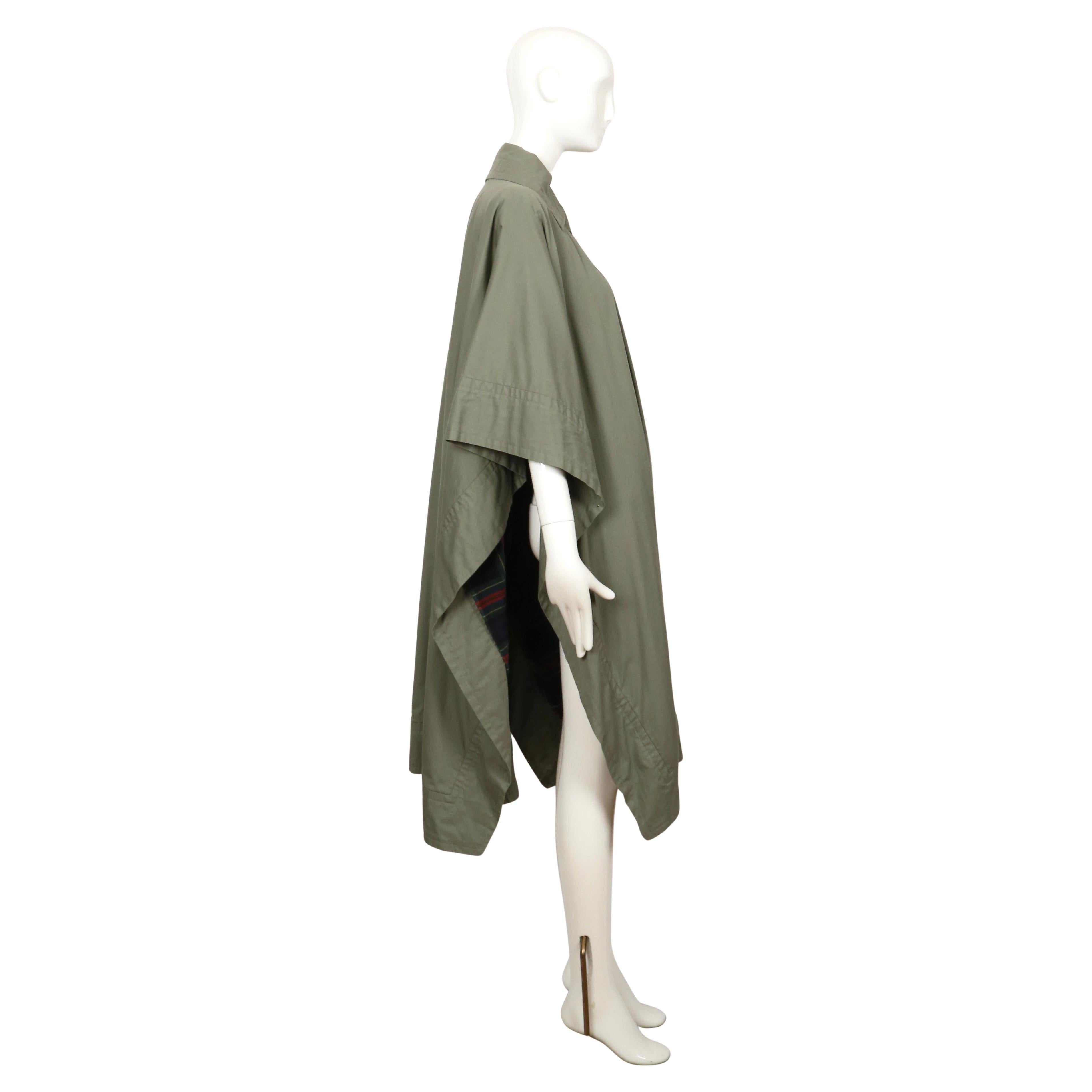Beige 1970's YVES SAINT LAURENT khaki green cotton poplin cape with plaid lining For Sale