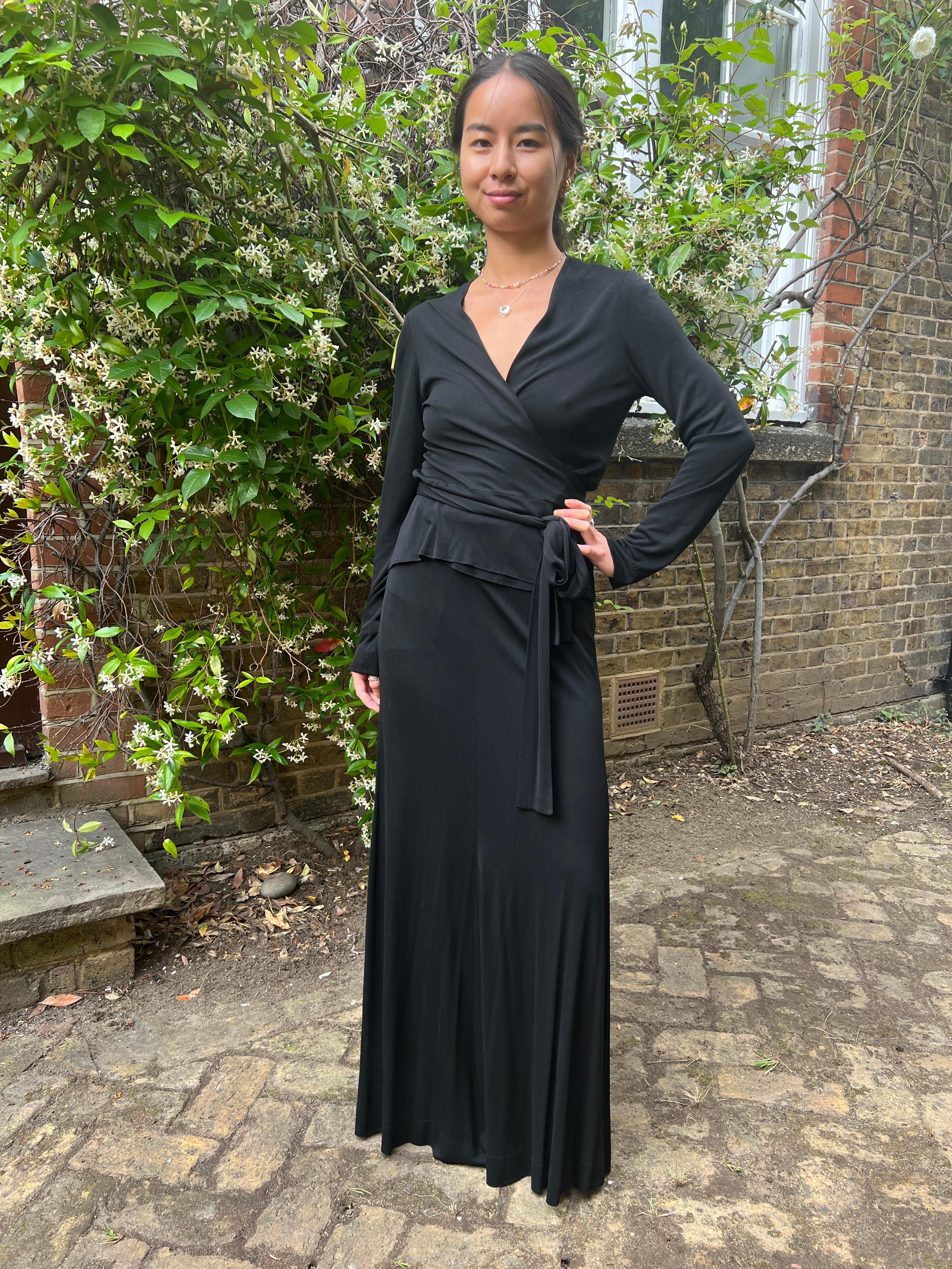 1970s Yves Saint Laurent Le Smoking Black Silk Jersey Suit For Sale 3
