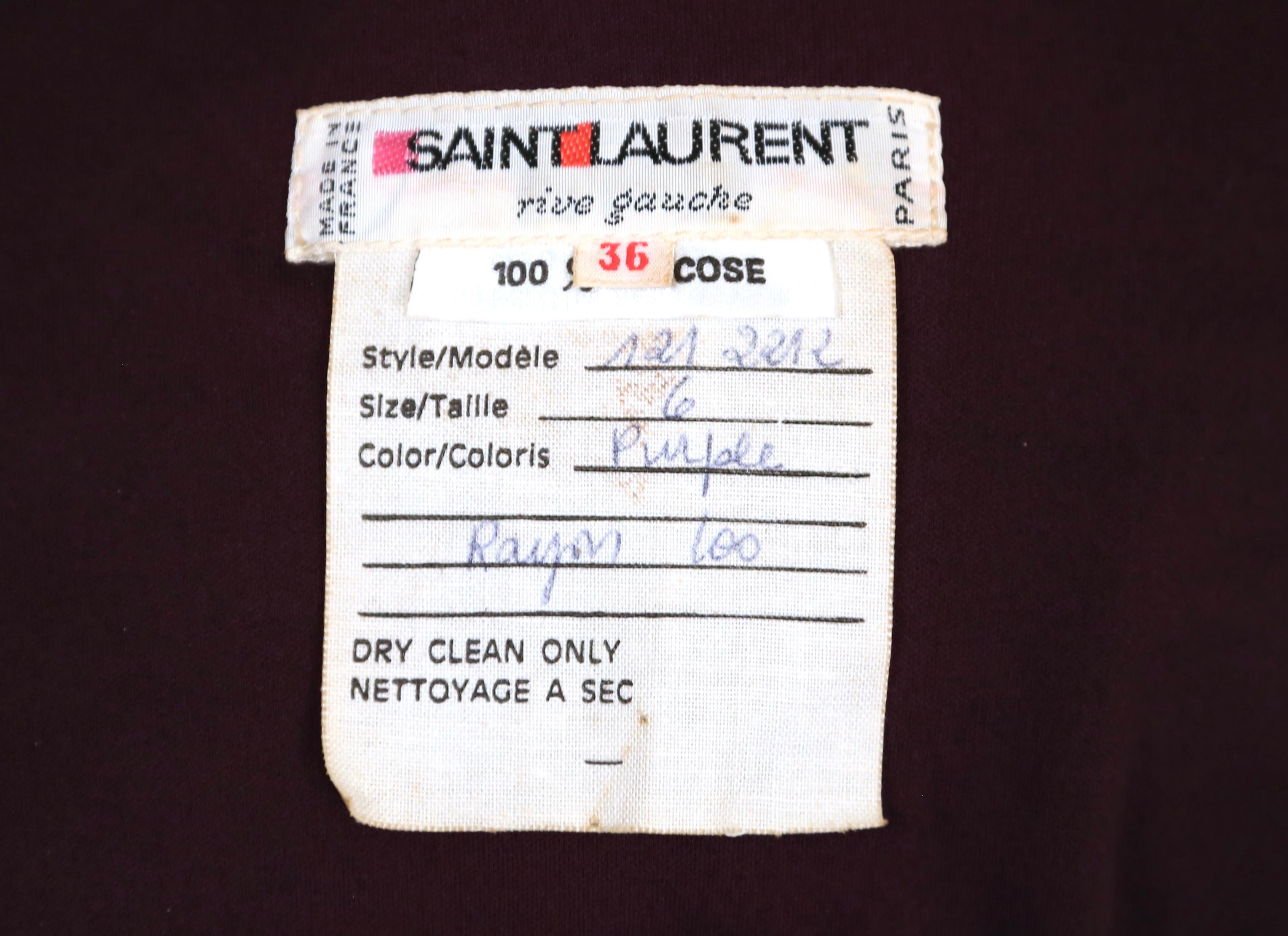 Robe longue en jersey prune YVES SAINT LAURENT des années 1970 avec ceinture assortie en vente 5