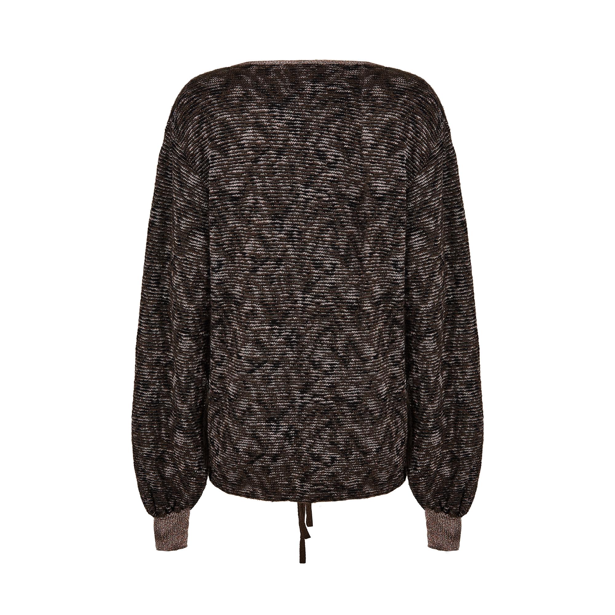 Pull des années 1970 en laine et fil métallique tricoté par Yves Saint Laurent dans un ton brun kaki avec des accents de noir. Il semble presque camouflé jusqu'à ce que vous remarquiez le fin fil métallique aux tons pastel tissé dans le tricot. Le