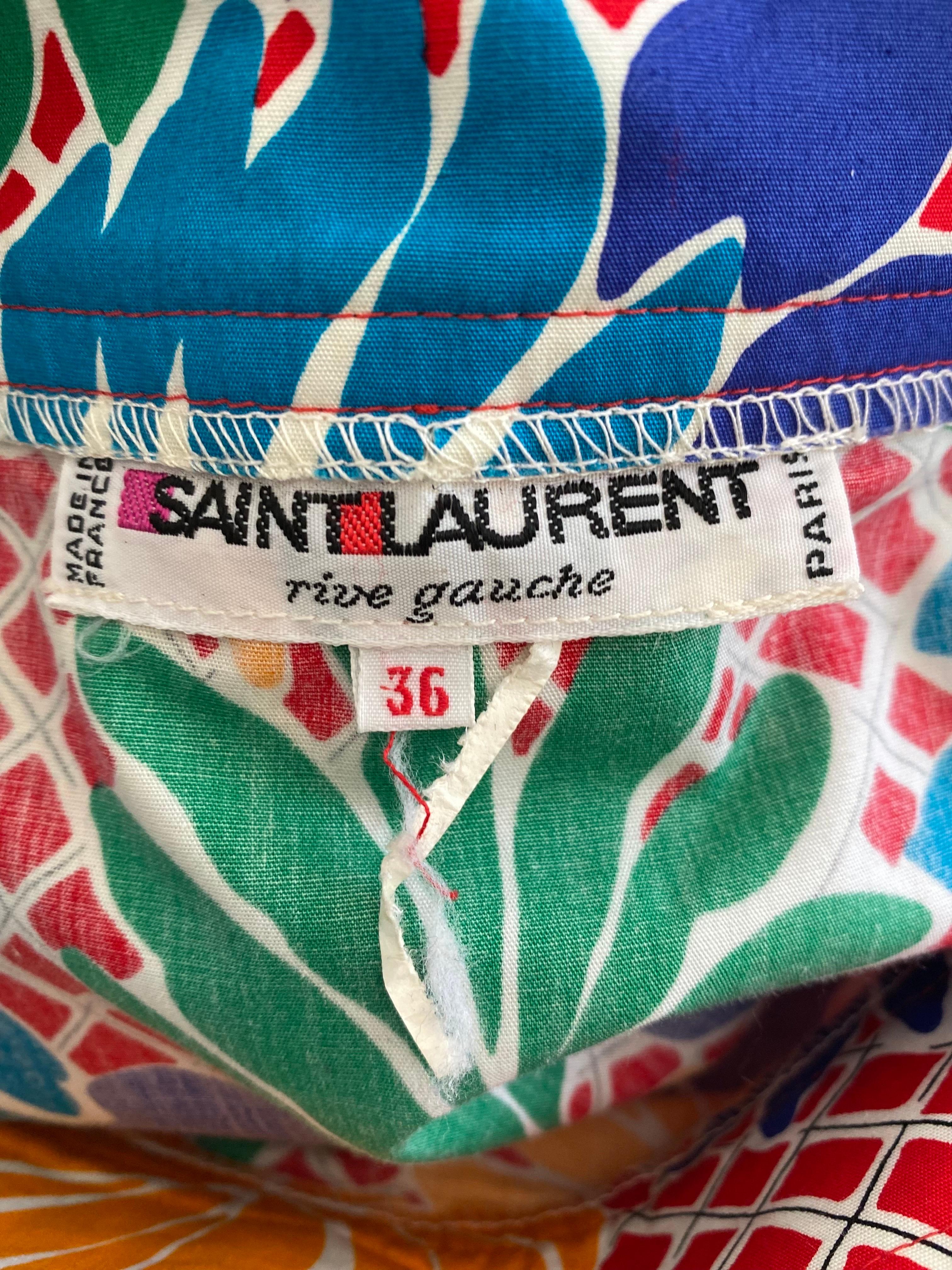 Yves Saint Laurent - Ensemble jupe et chemise en coton à fleurs pop art, années 1970 en vente 2