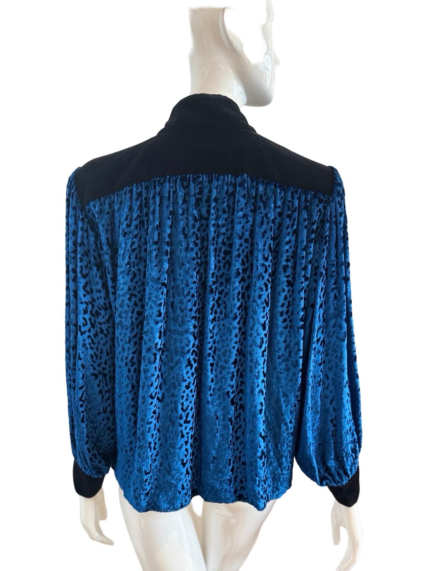 1970s Yves Saint Laurent Velvet Tunic In Good Condition For Sale In Miami, FL