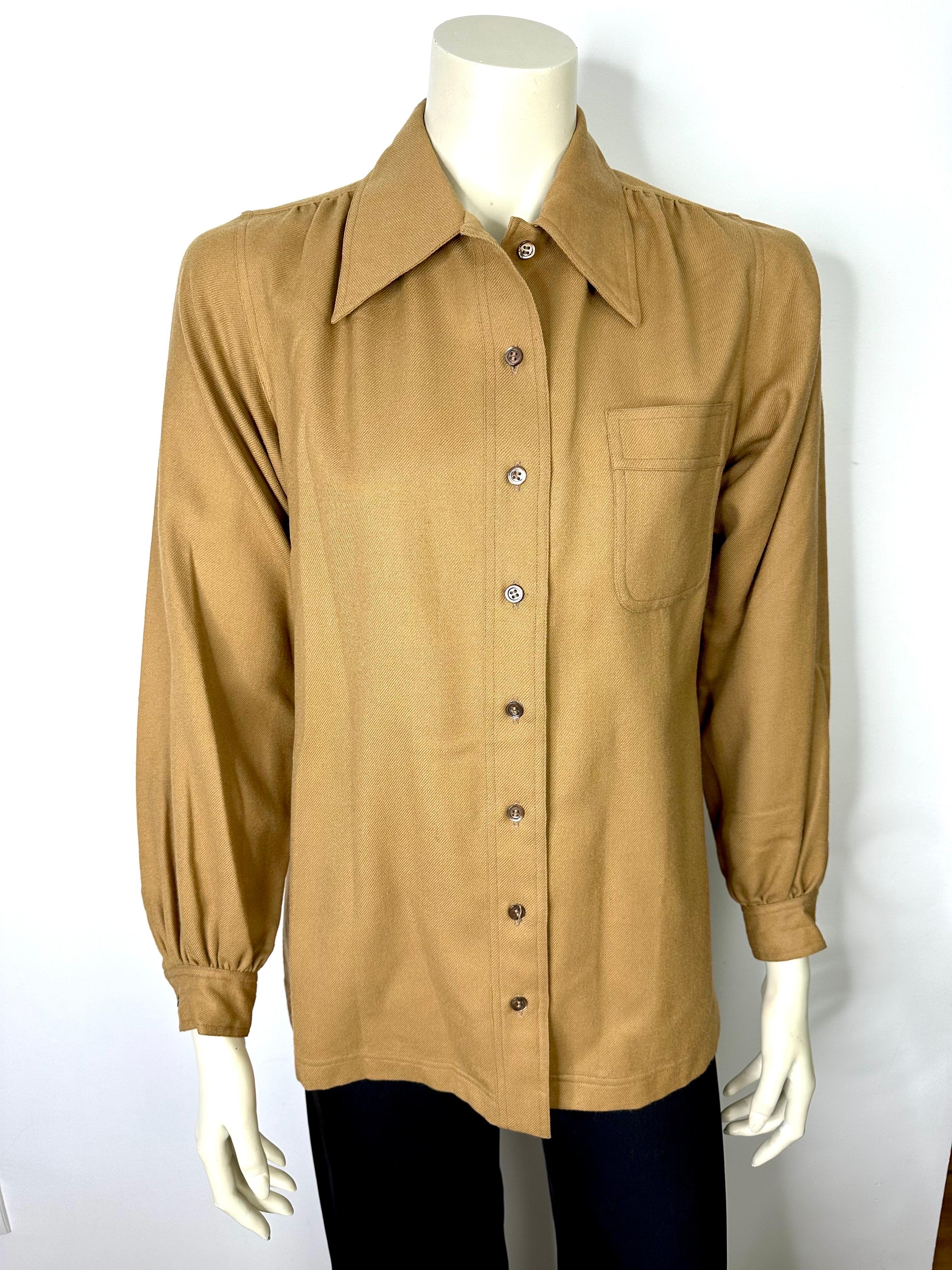 1970’s Yves saint Laurent vintage wool safari style shirt  In Good Condition For Sale In L'ESCALA, ES