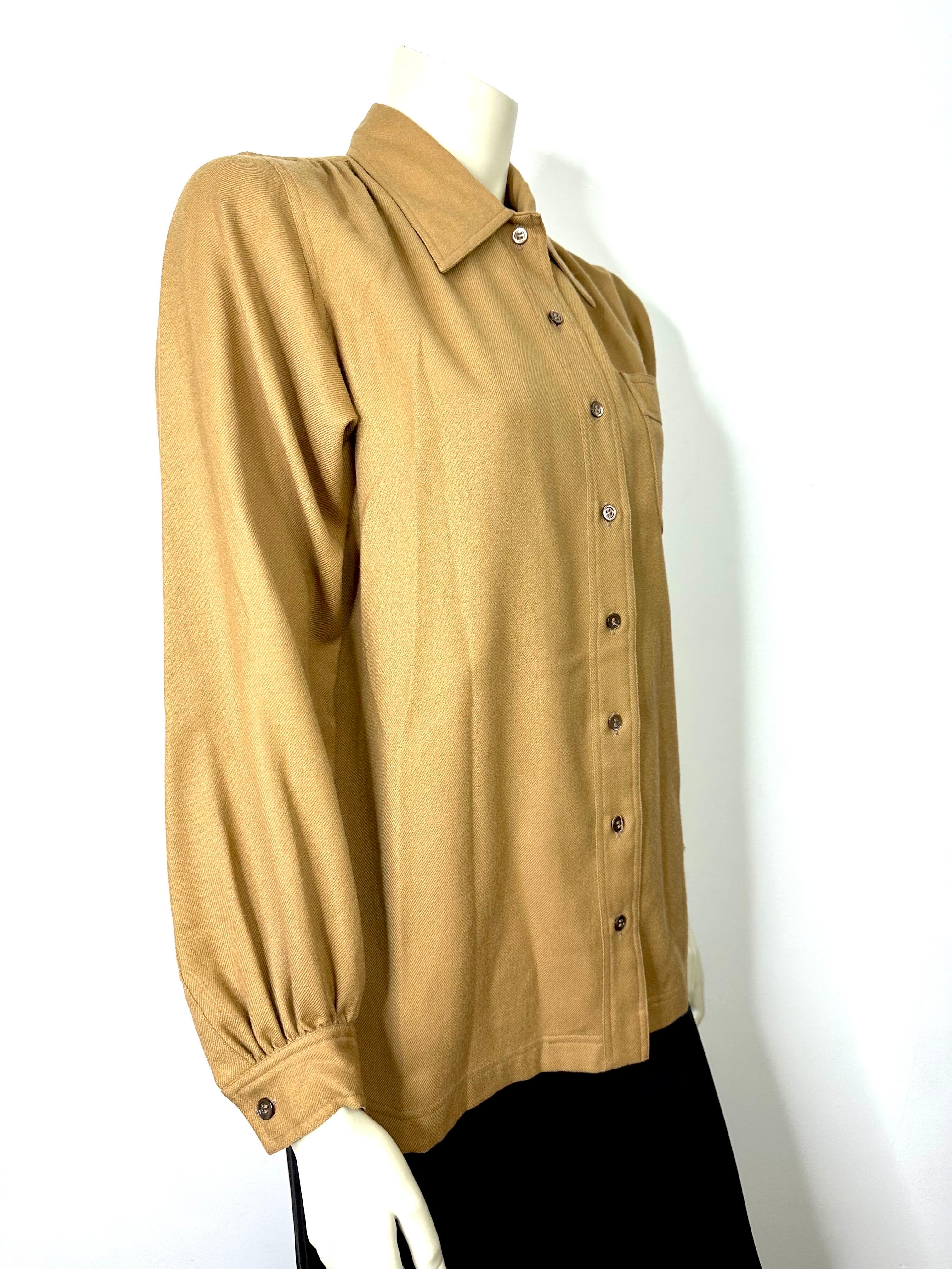 1970's Yves Saint Laurent Vintage Wolle Safari-Stil Hemd  im Angebot 3