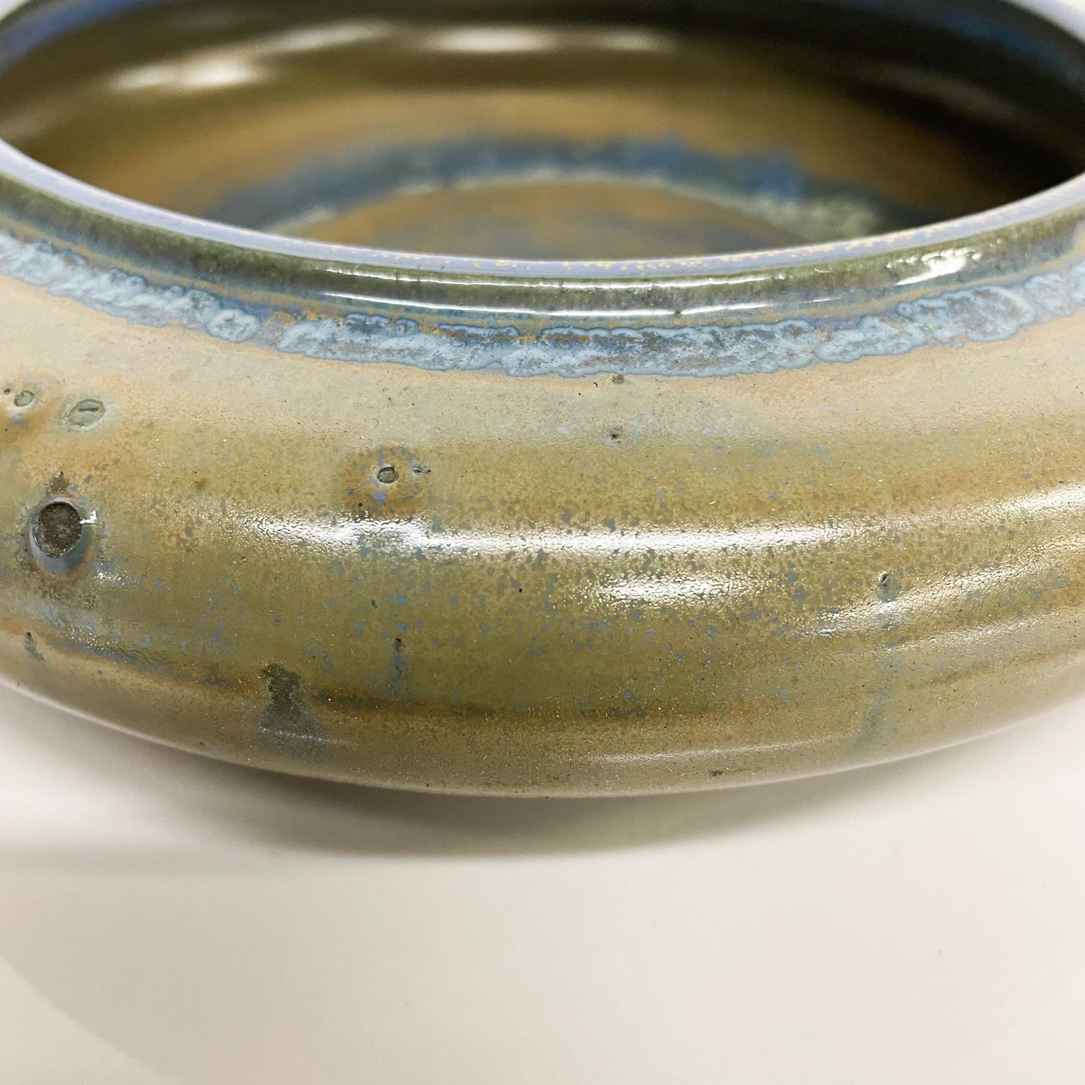 Mid-Century Modern 1970s Zanesville Pottery Modern Art Small Bowl Speckled Blue Tie Dye Ohio For Sale
