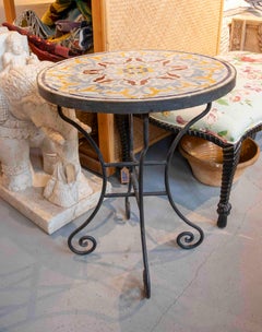 Table en mosaïque de céramique Zelige des années 1970 avec base en fer forgé dans le style méditerranéen
