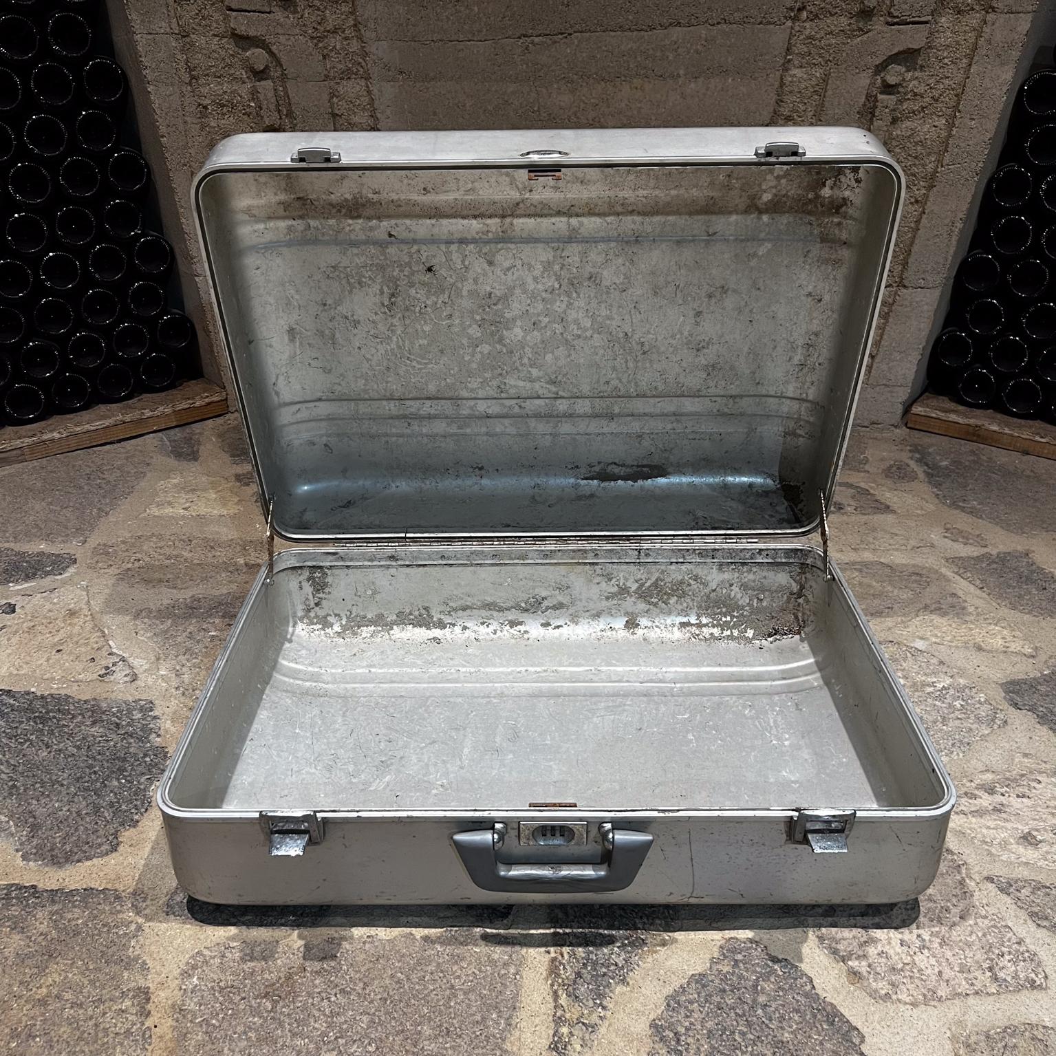 1970s Zero Halliburton Aluminum Hard Suitcase Vintage Modern Luggage 3