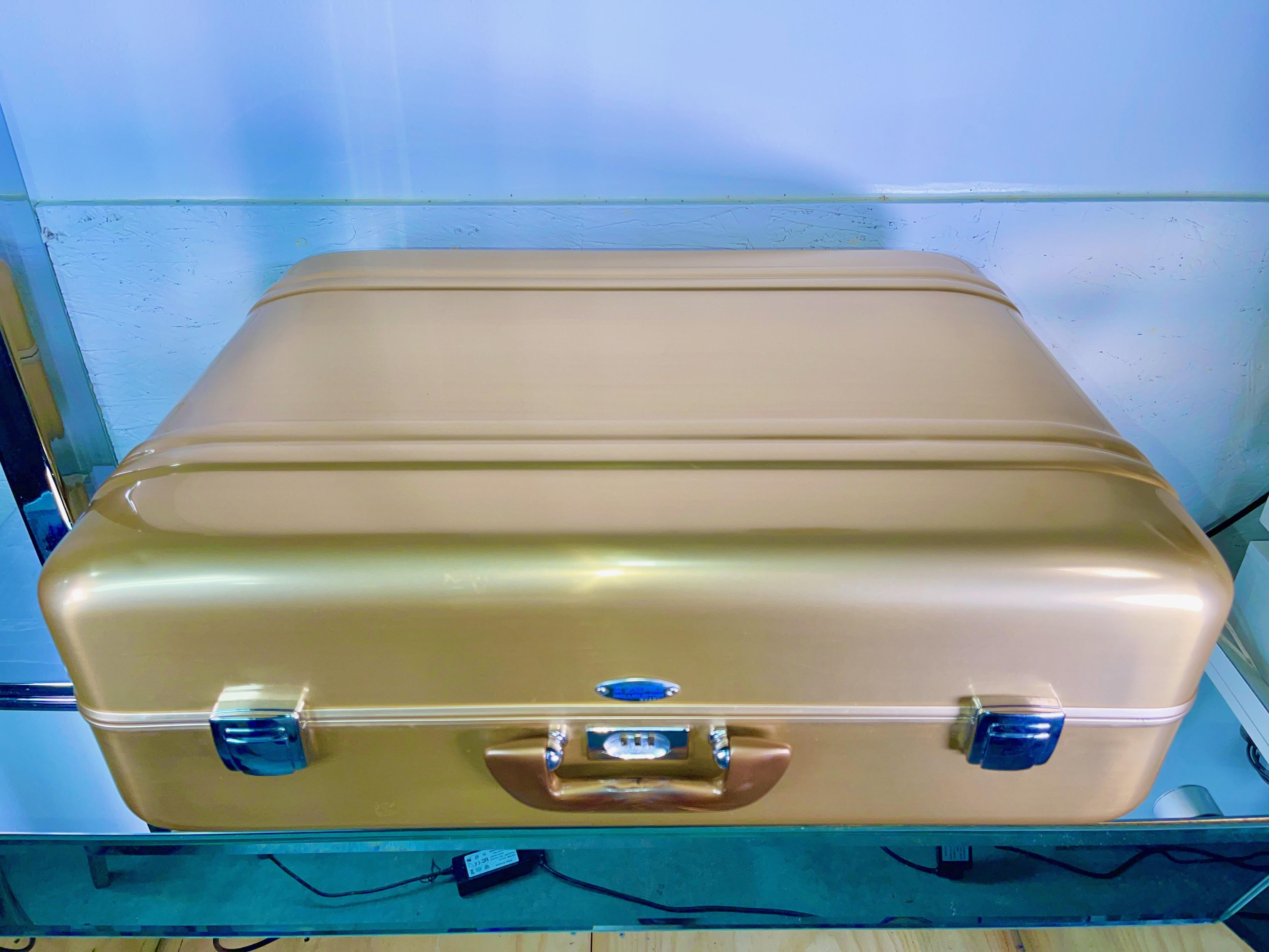 1970's Zero Halliburton Gold Aluminum Suitcase 4