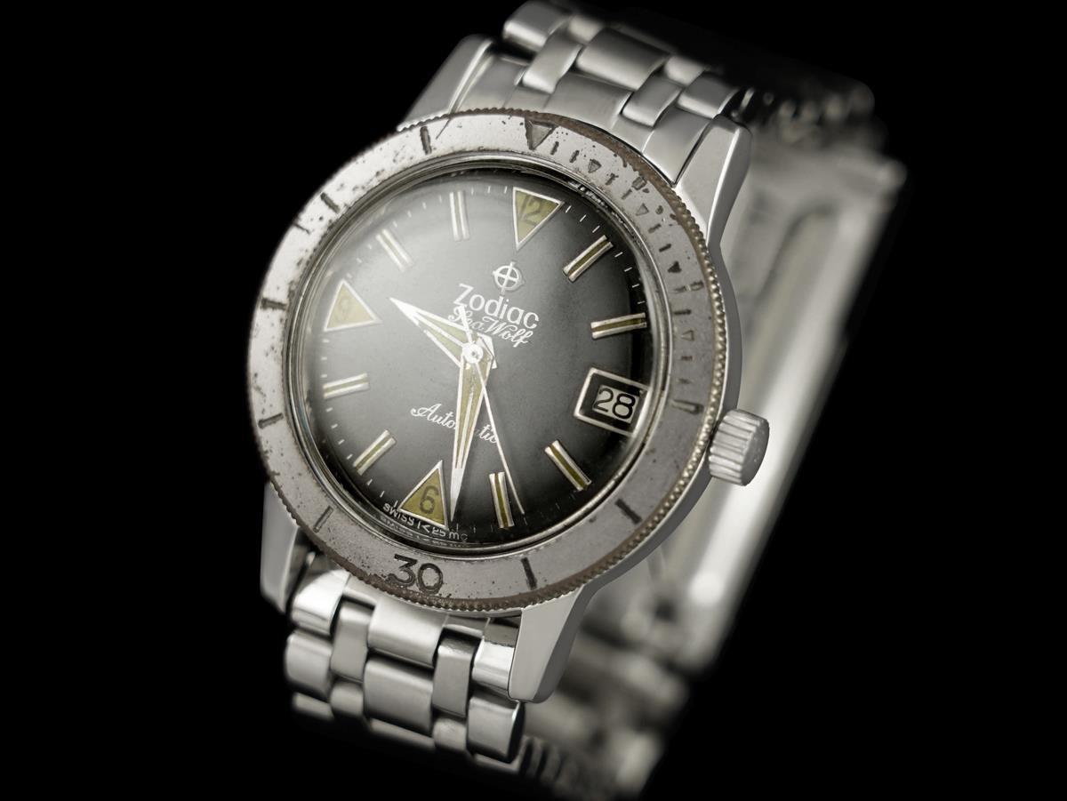 1970's Zodiac Sea Wolf Vintage Vietnam Era Divers Watch - Stainless Steel In Good Condition For Sale In Suwanee, GA