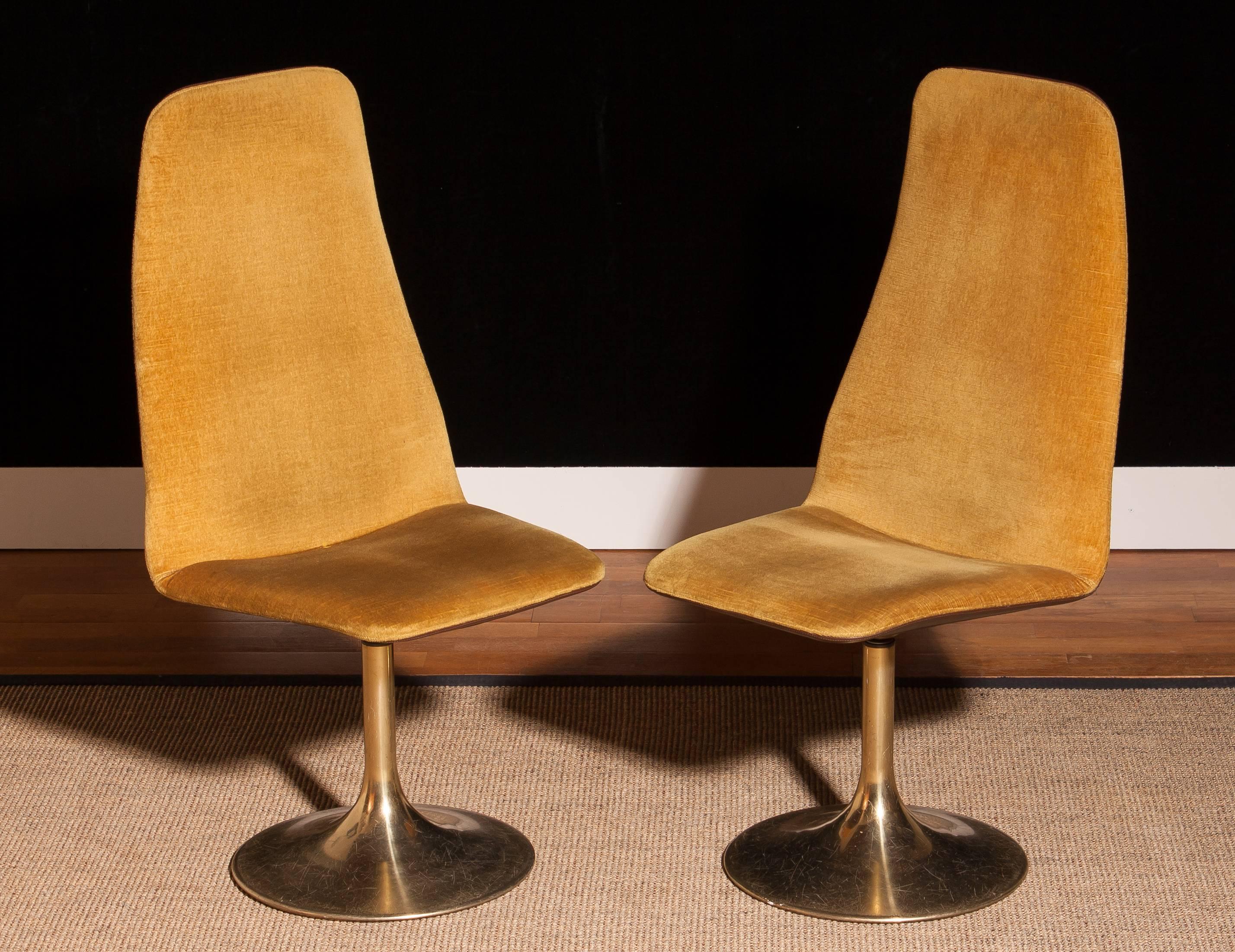 1970s, a Pair of Gold Velours and Brass Swivel Chairs by Johanson Design 3