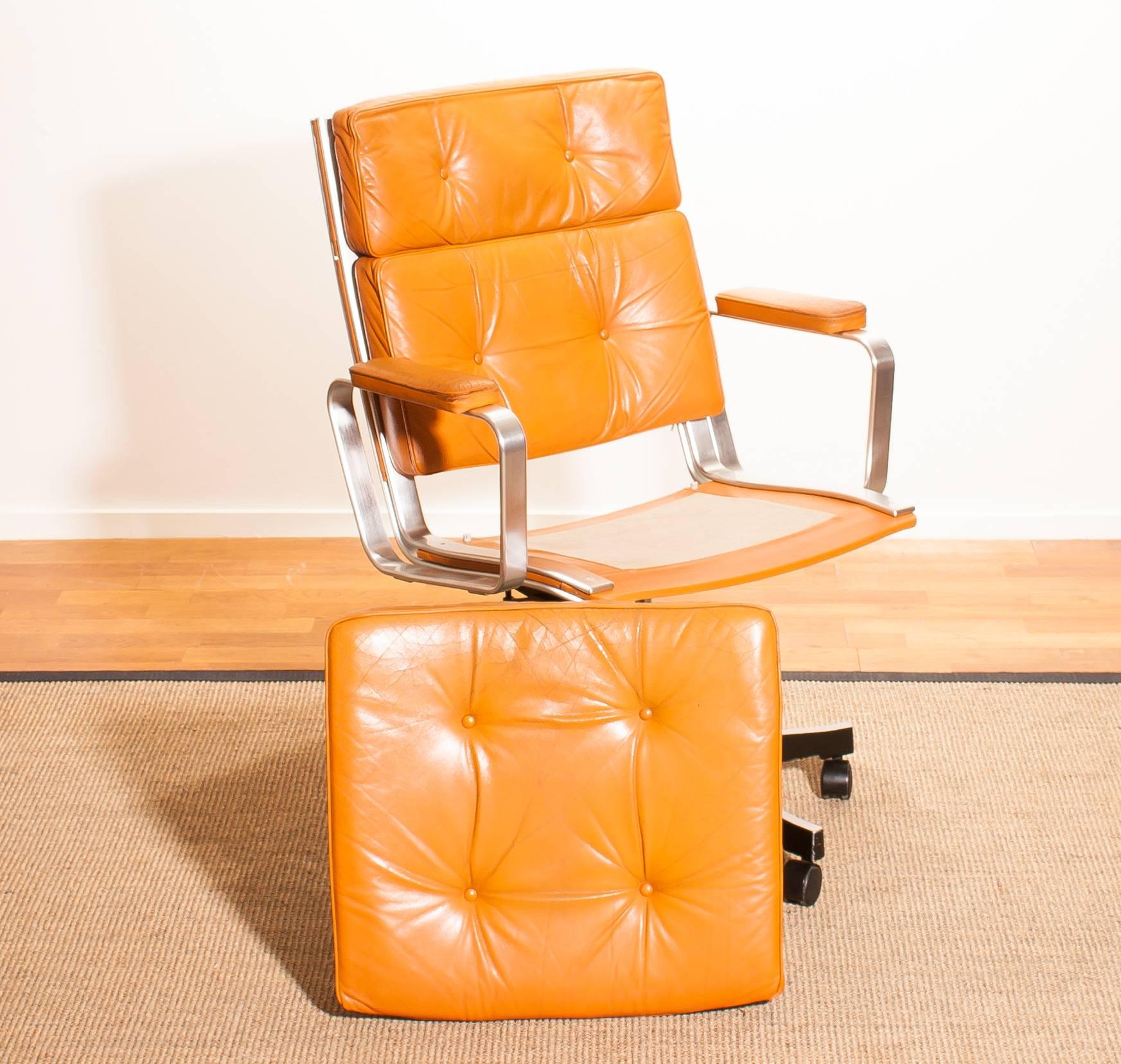 1970:: Chaise de bureau en cuir et aluminium par Karl Erik Ekselius 9