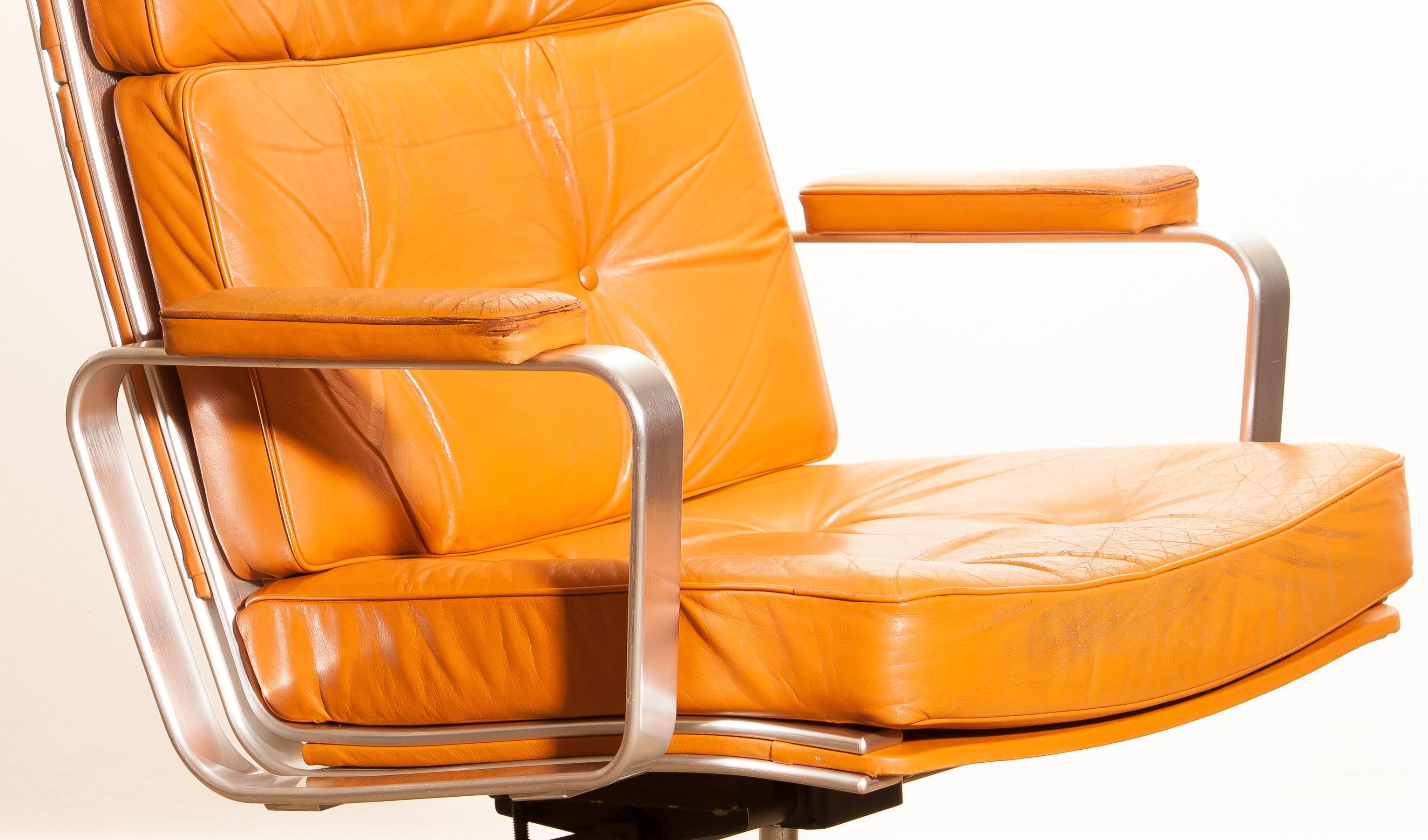 1970:: Chaise de bureau en cuir et aluminium par Karl Erik Ekselius 10