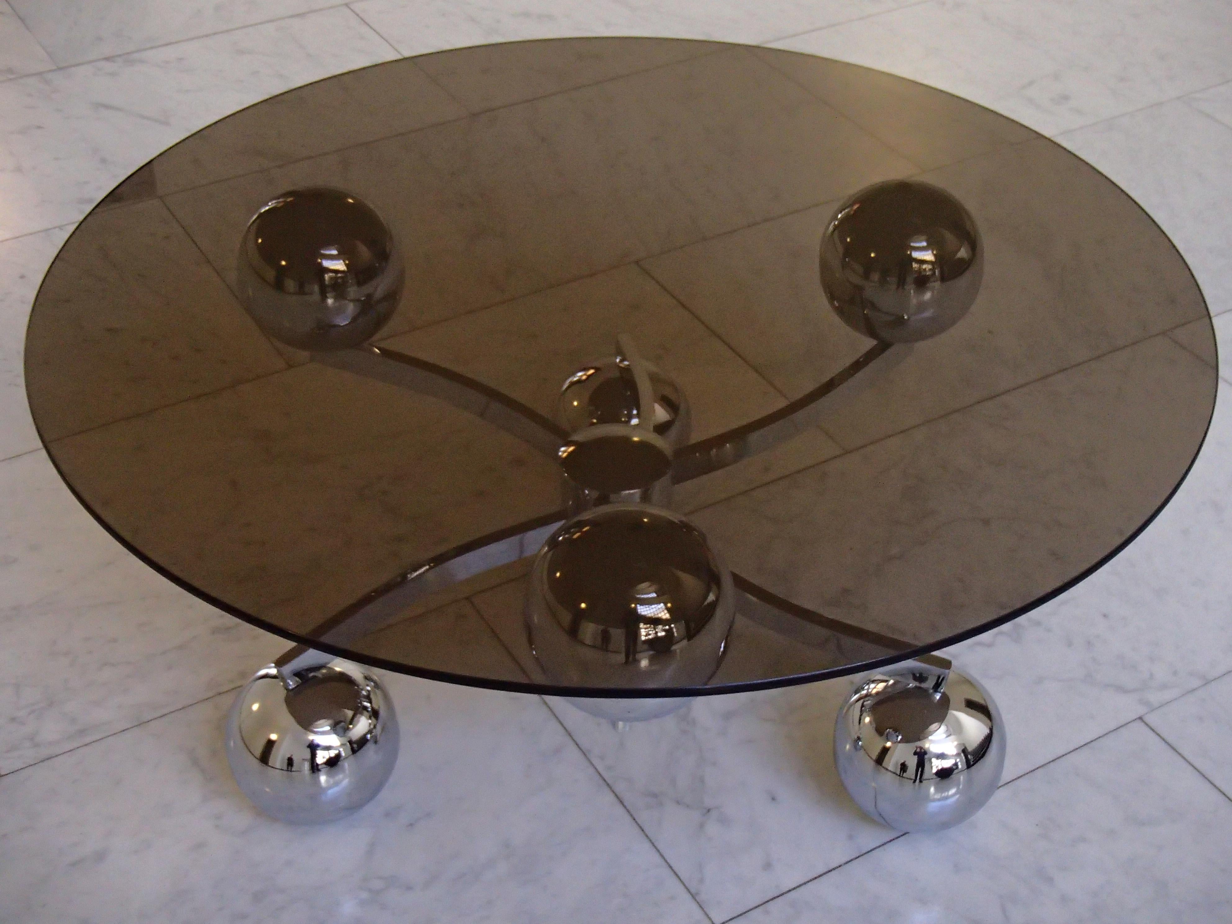 1970 This Planet Table basse chromée ronde dessus en verre brun en vente 6