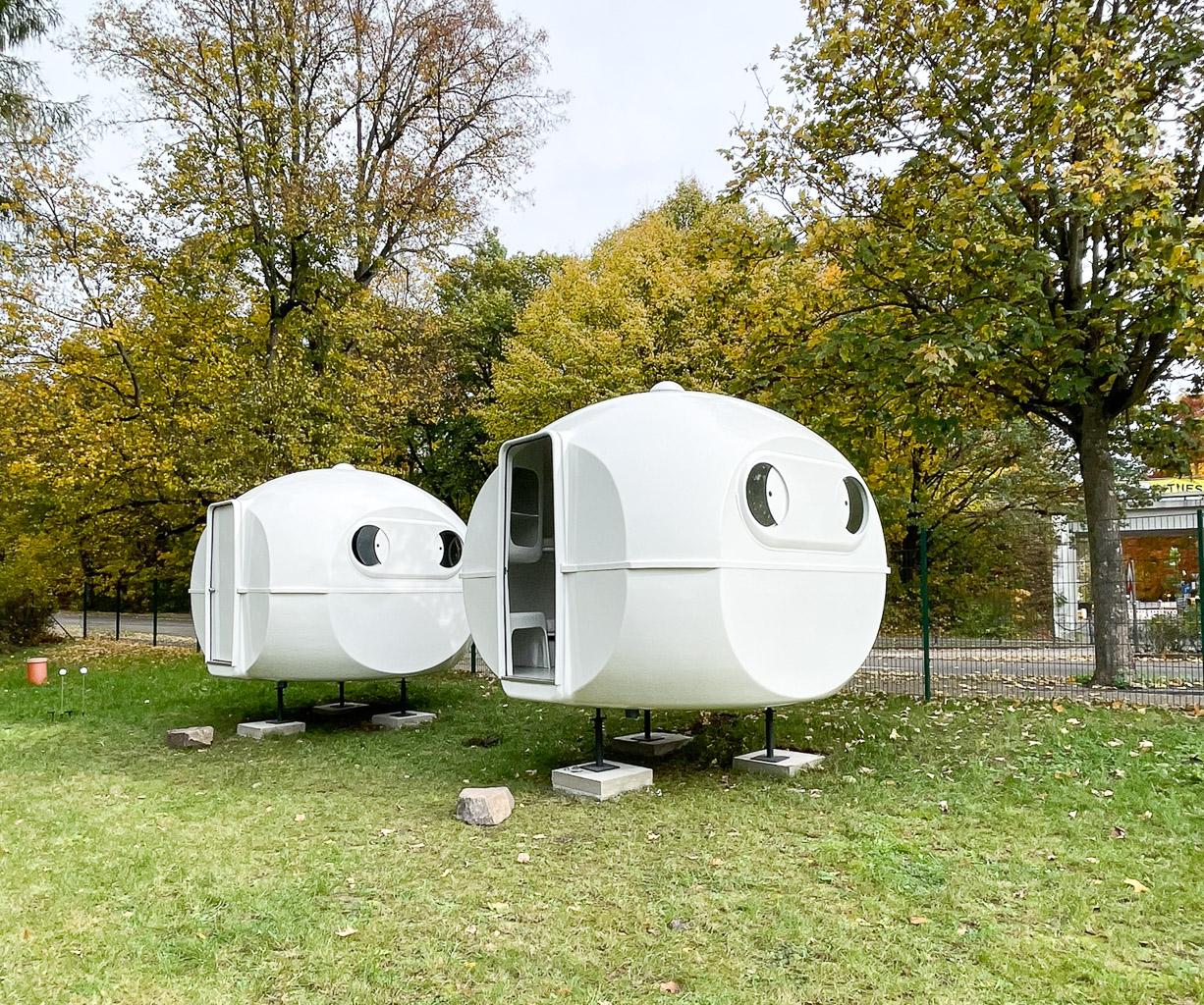 1 BANGA space age micro architecture prefab house bungalow by Carlo Zappa, 1971 For Sale 6