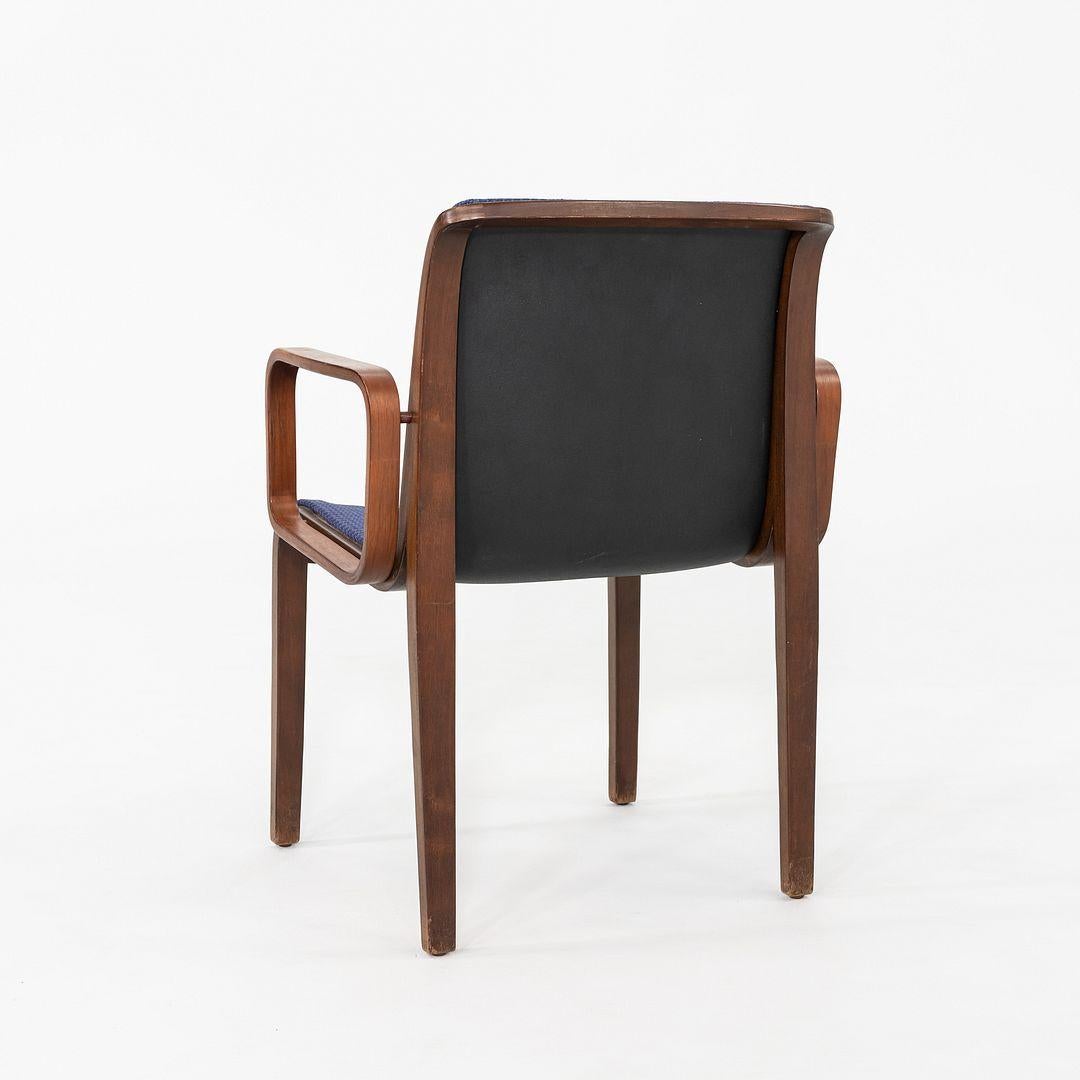 1971 Bill Stephens per Knoll Sedia da pranzo serie 1300 in tessuto blu e noce in vendita 3