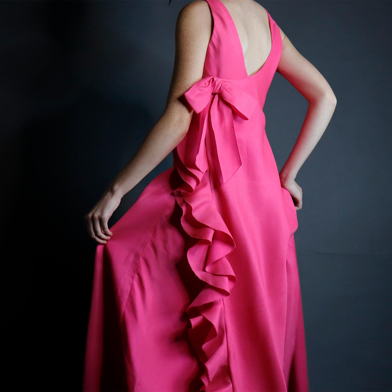 1971 Christian Dior Haute Couture Pink Ruffled Runway Evening Dress Grace Kelly  For Sale 3