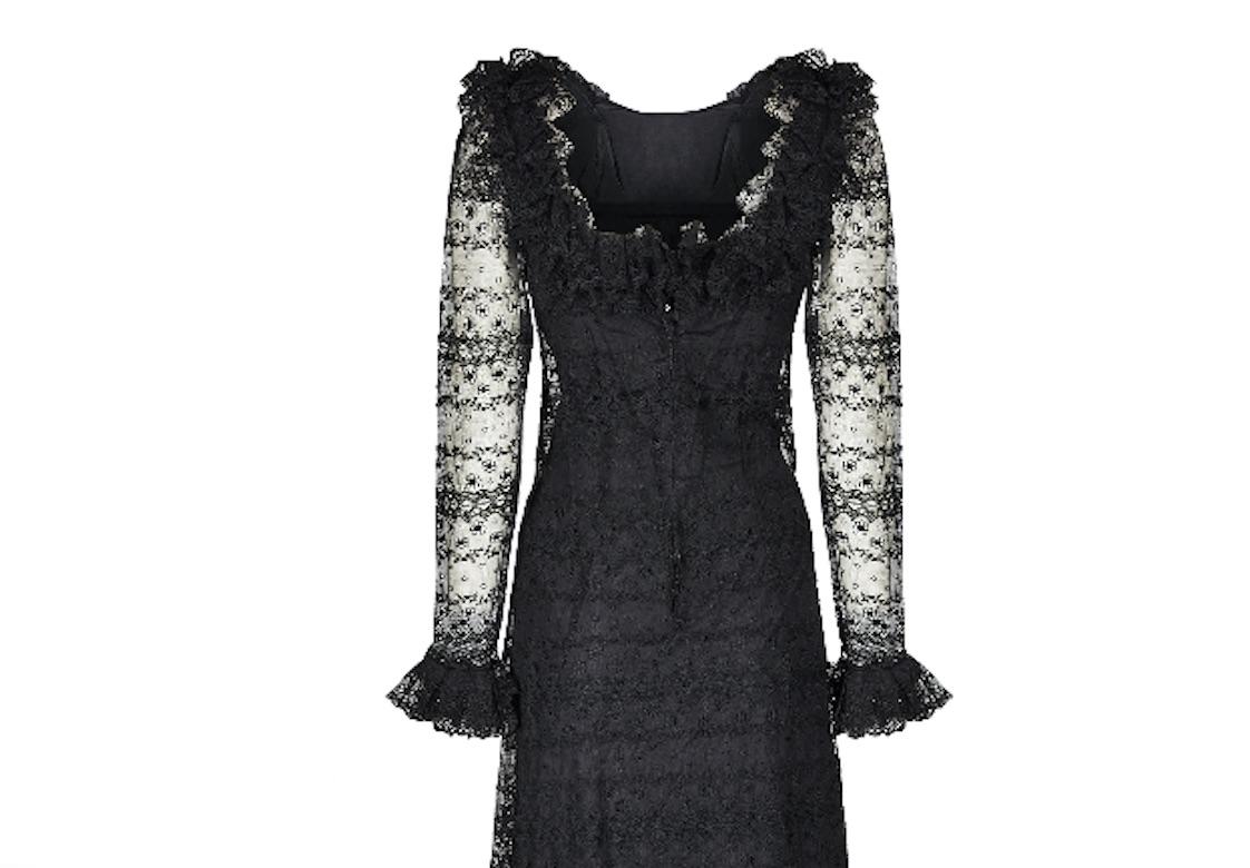 1971 Documentado Vestido de encaje negro de alta costura Madame Gres en venta 1