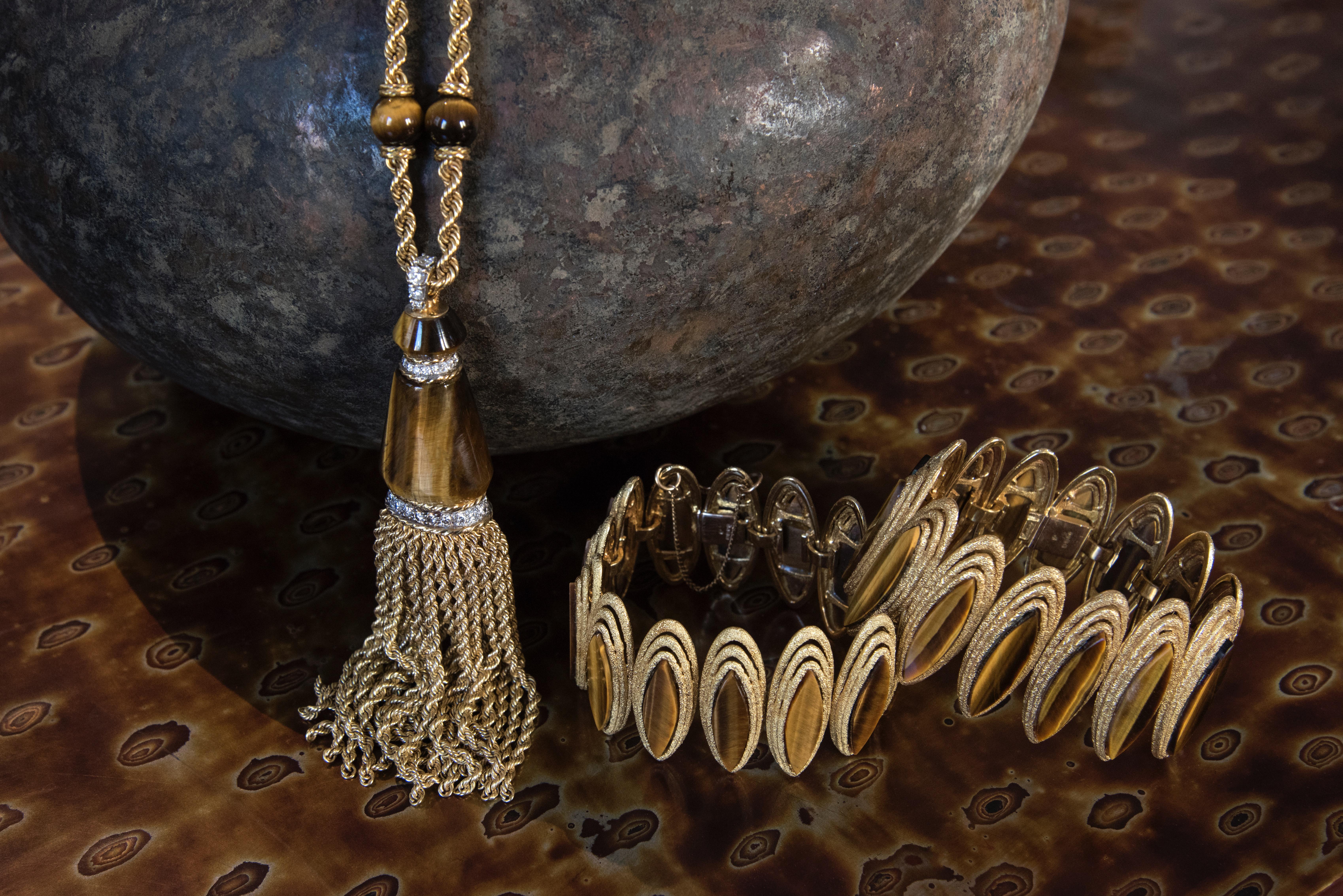 1971 Kutchinsky Tiger's Eye, Diamond and Gold Tassel Sautoir In Excellent Condition In New York, NY