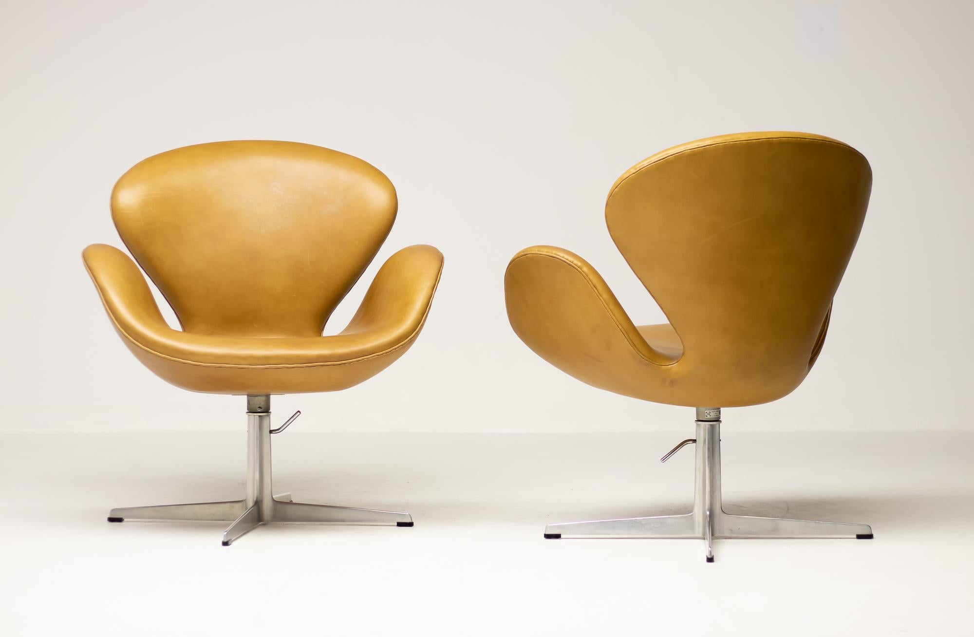 swan chair leather